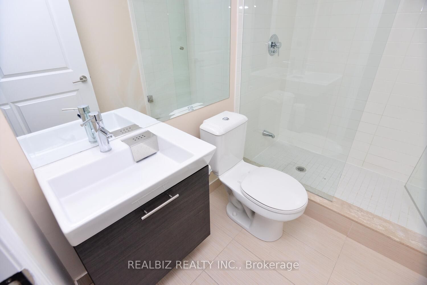 386 Yonge Street 1516 Property Photo 9