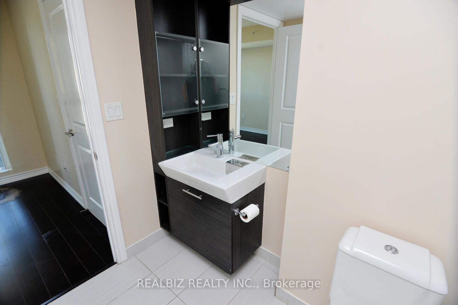 386 Yonge Street 1516 Property Photo 11