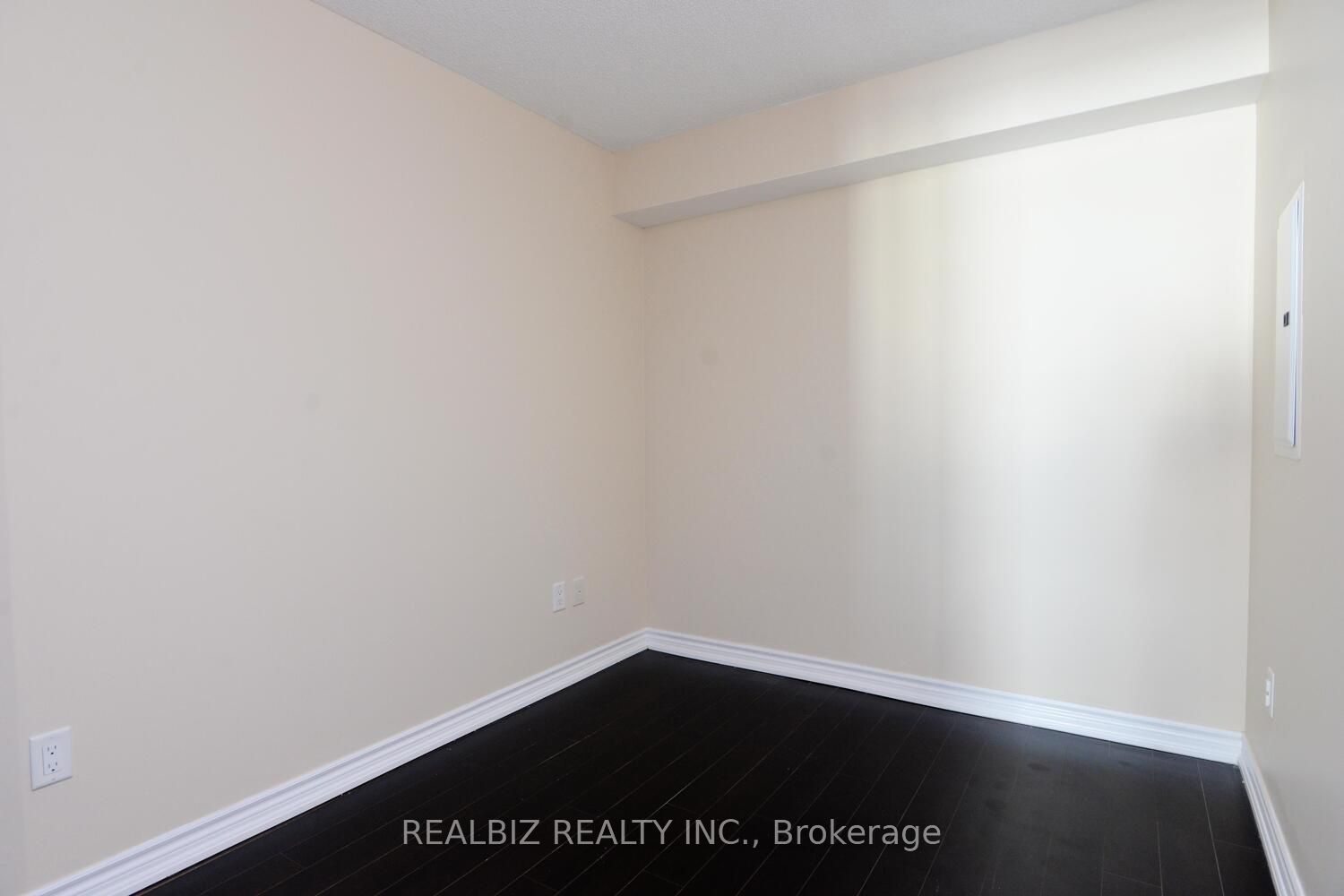 386 Yonge Street 1516 Property Photo 13