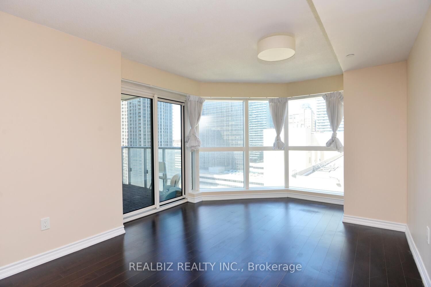 386 Yonge Street 1516 Property Photo 21