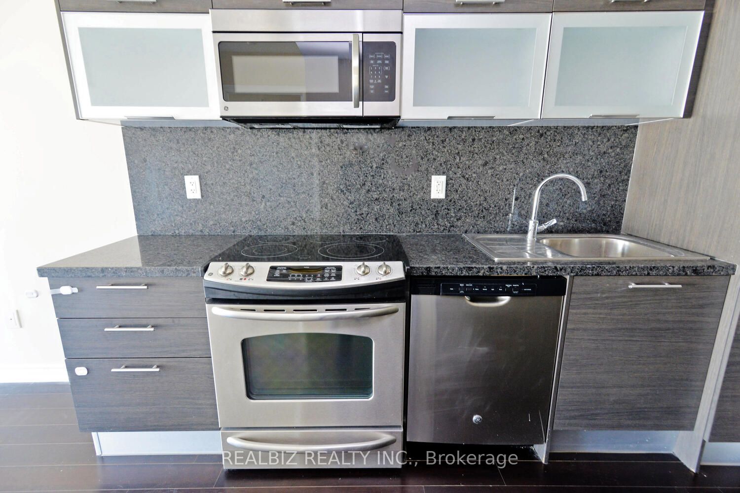 386 Yonge Street 1516 Property Photo 25