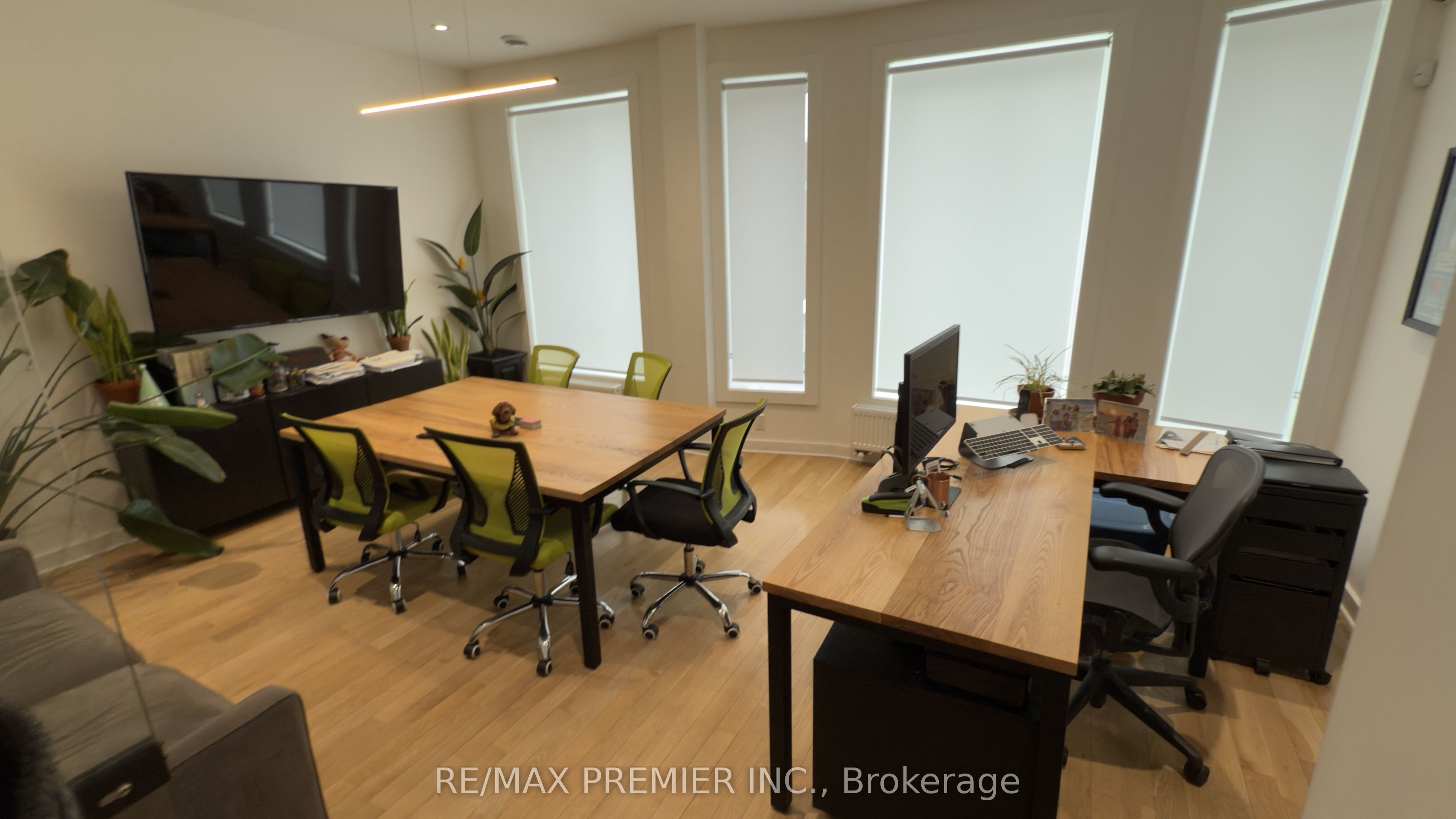 563 Bloor Street Property Photo 8