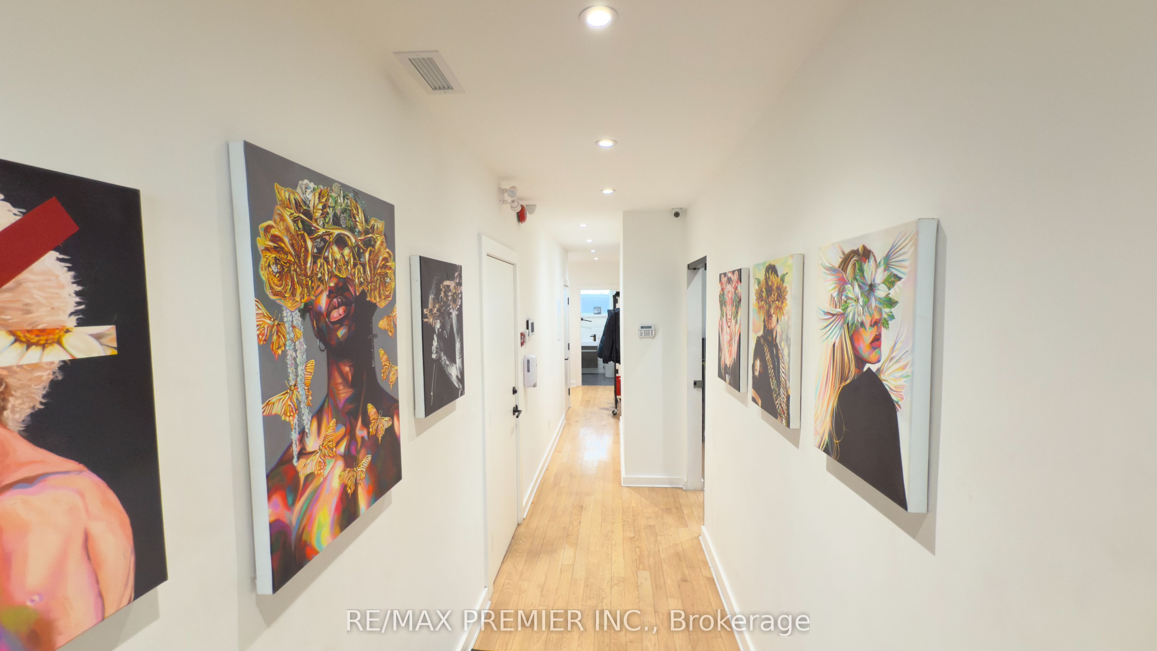 563 Bloor Street Property Photo 9