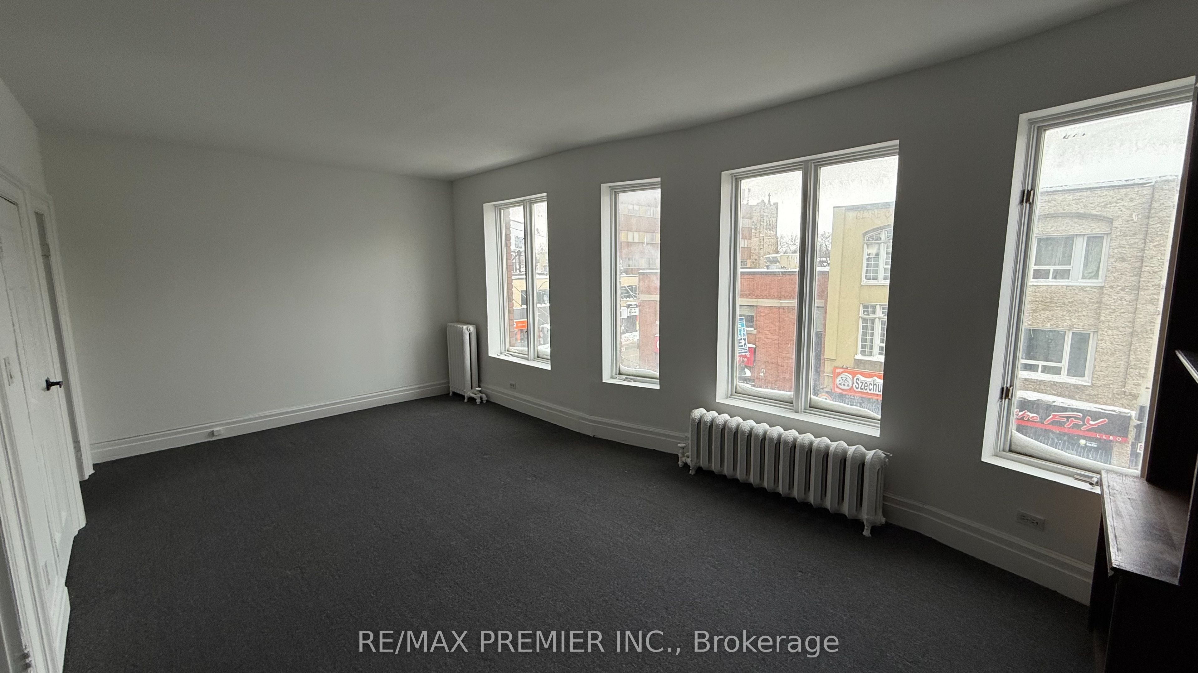 563 Bloor Street Property Photo 12