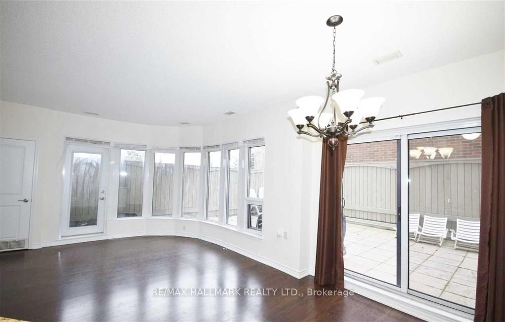 872 W Sheppard Avenue W 105 Property Photo 4