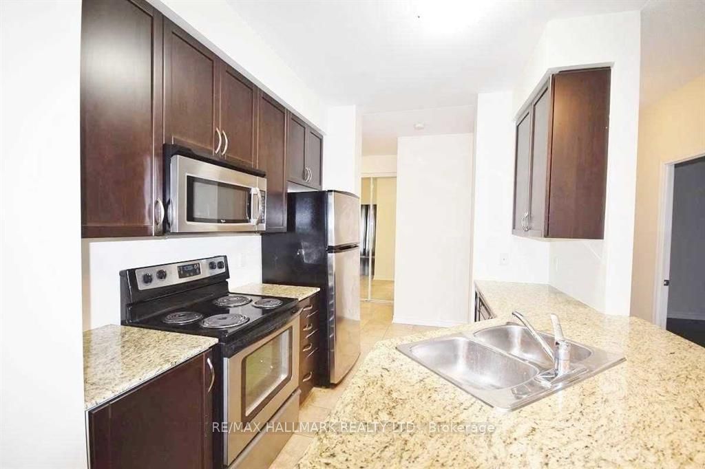 872 W Sheppard Avenue W 105 Property Photo 5