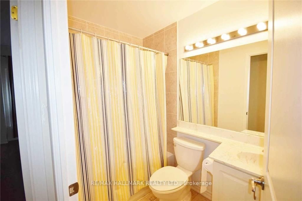 872 W Sheppard Avenue W 105 Property Photo 8