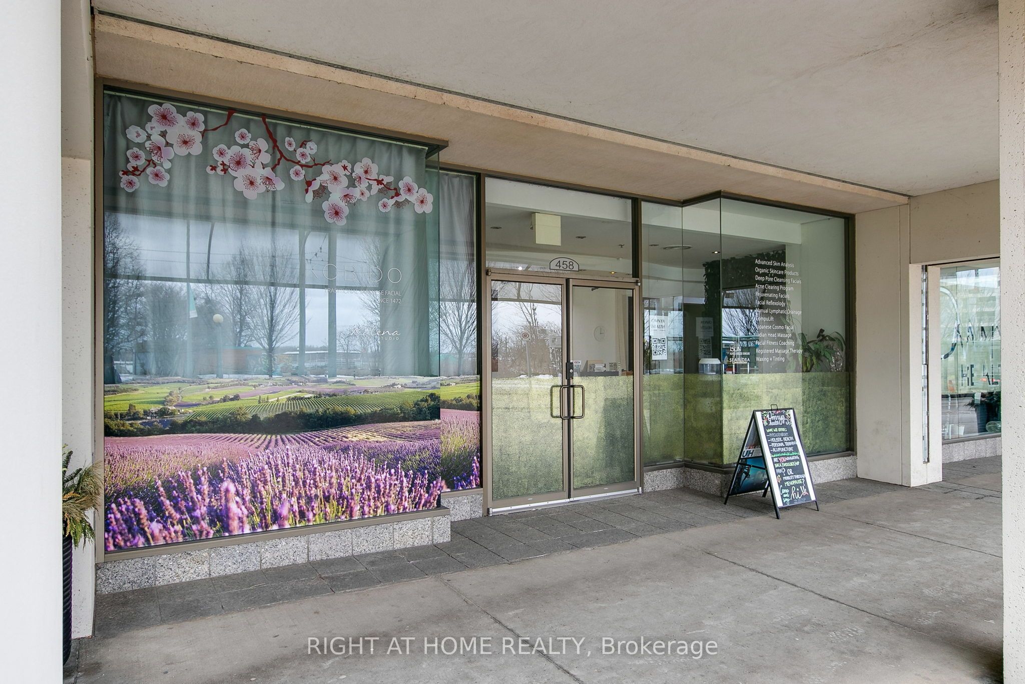 458 Queens Quay Property Photo 1
