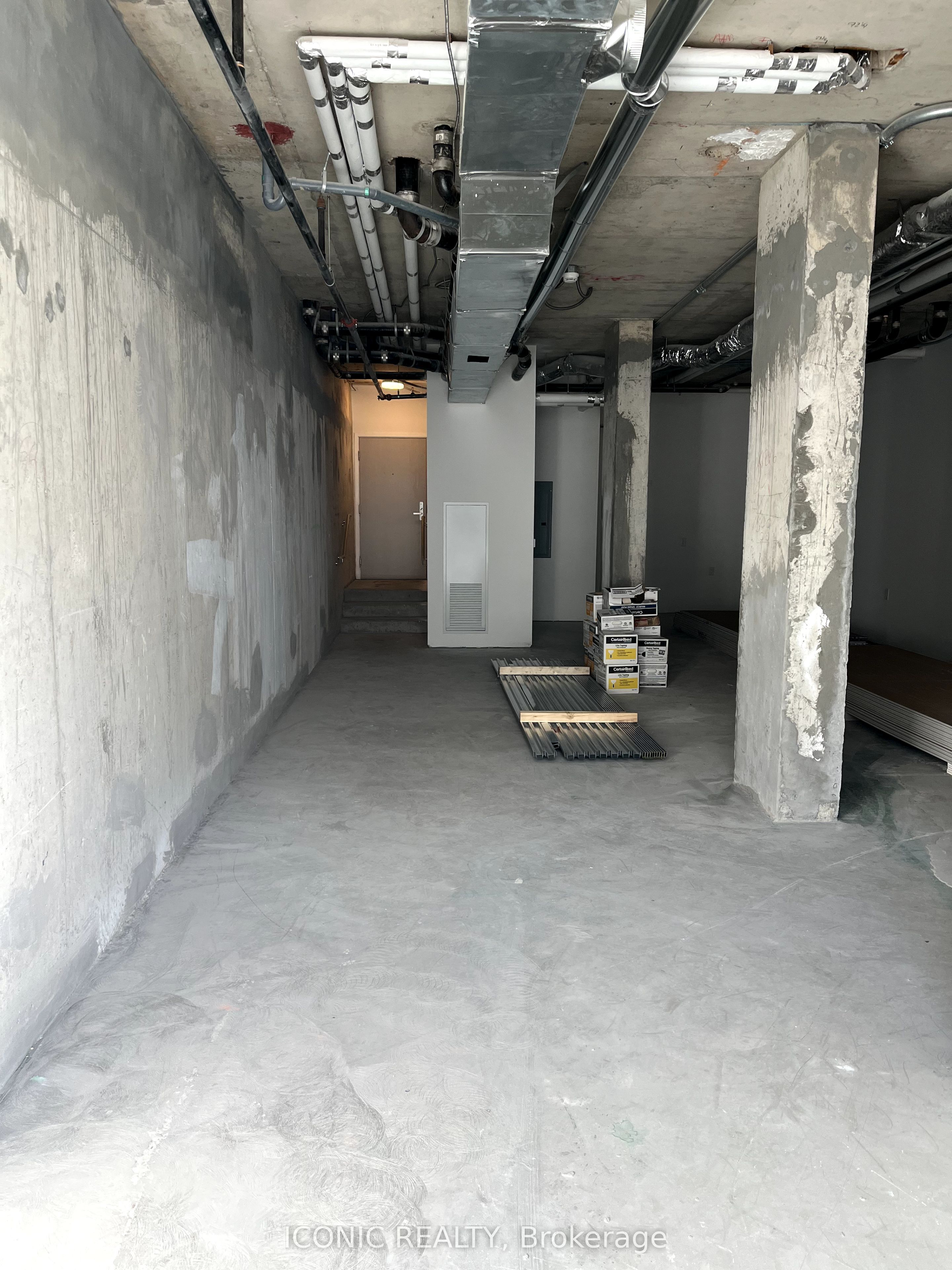 #101 - 500 Wilson Avenue Property Photo 6