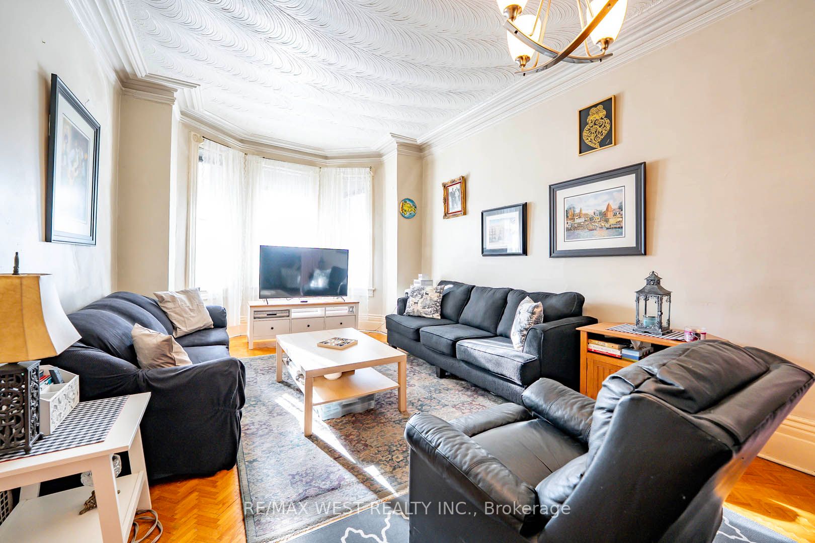 217 Gladstone Avenue Property Photo 6