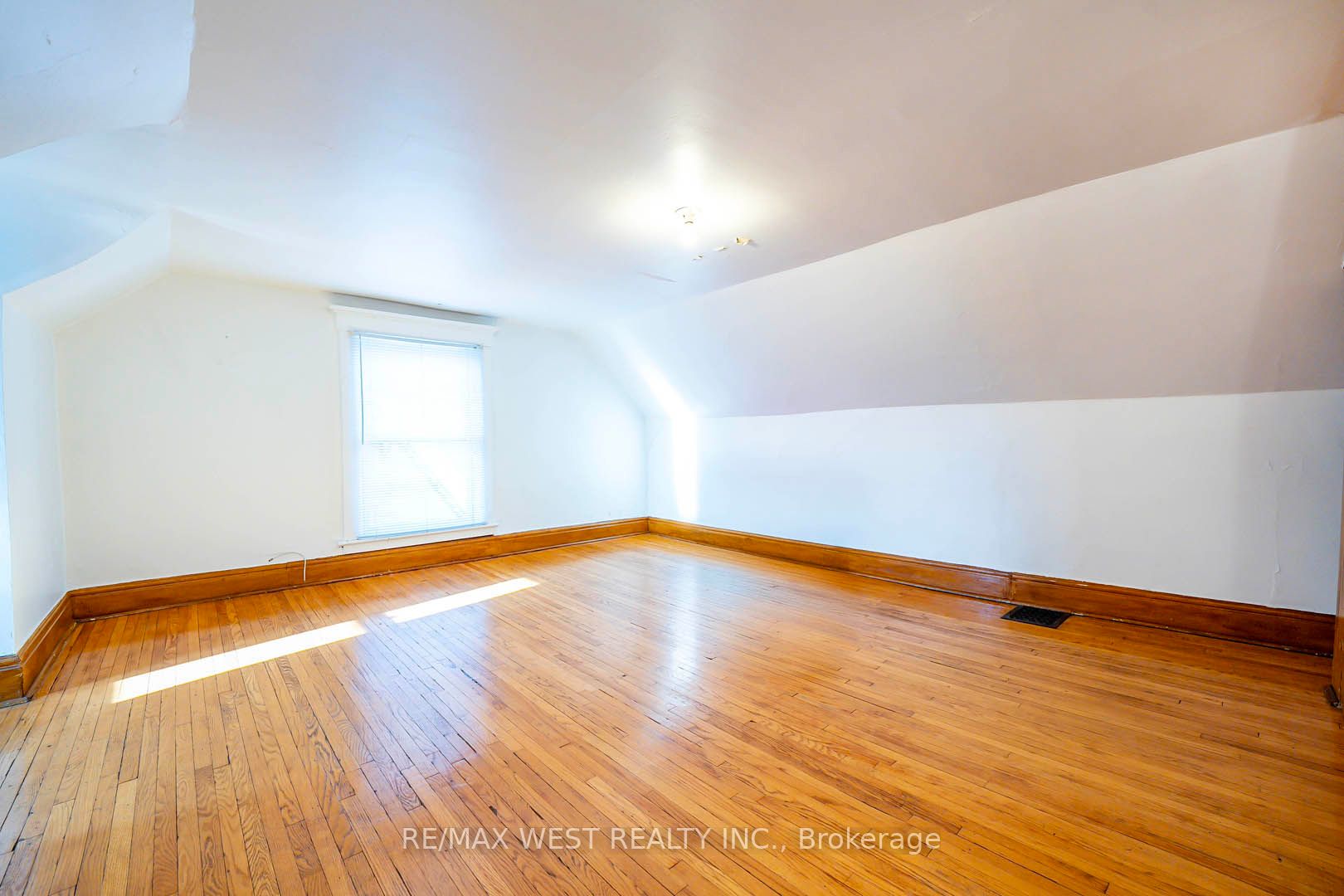 217 Gladstone Avenue Property Photo 26