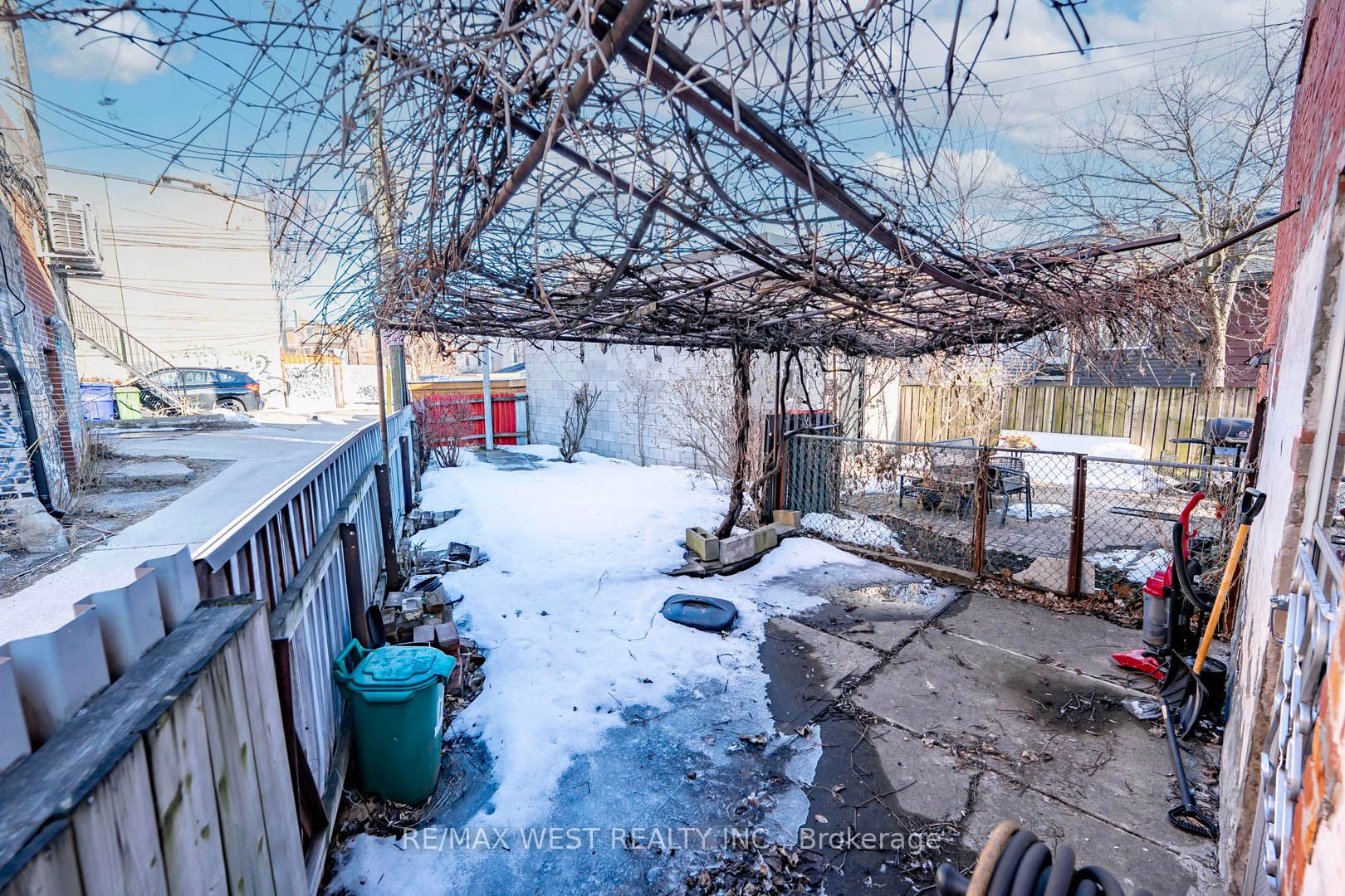 217 Gladstone Avenue Property Photo 36