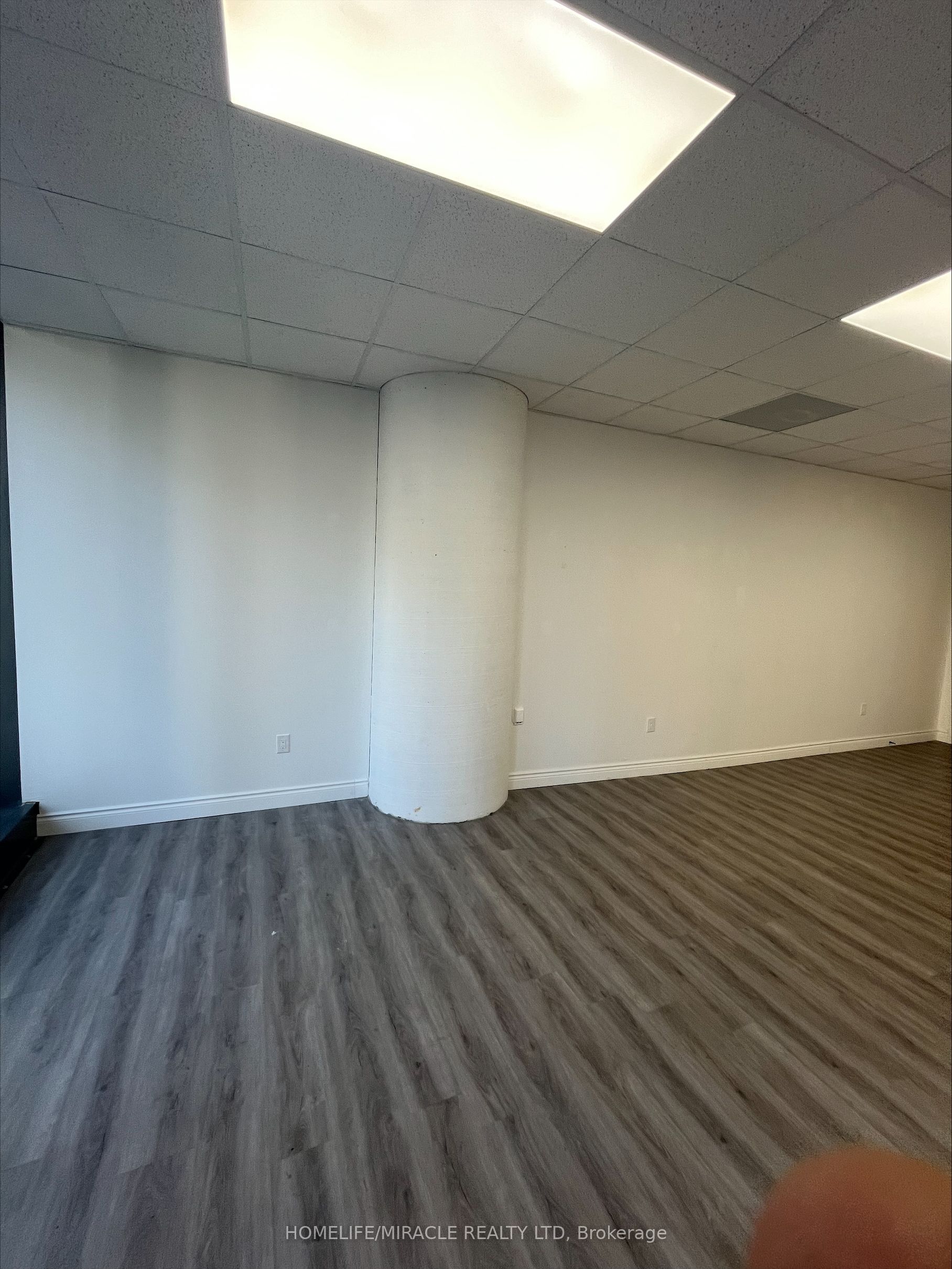 #215 - 15 Wellesley Street Property Photo 6