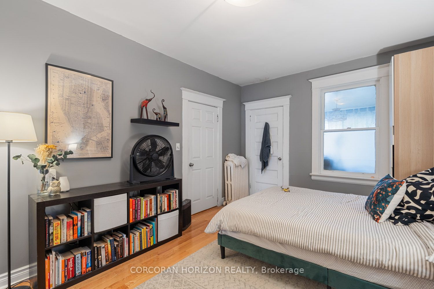 682 College Street Property Photo 7