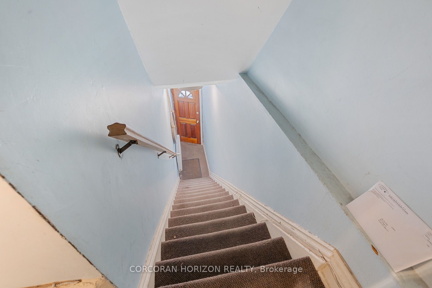 682 College Street Property Photo 10