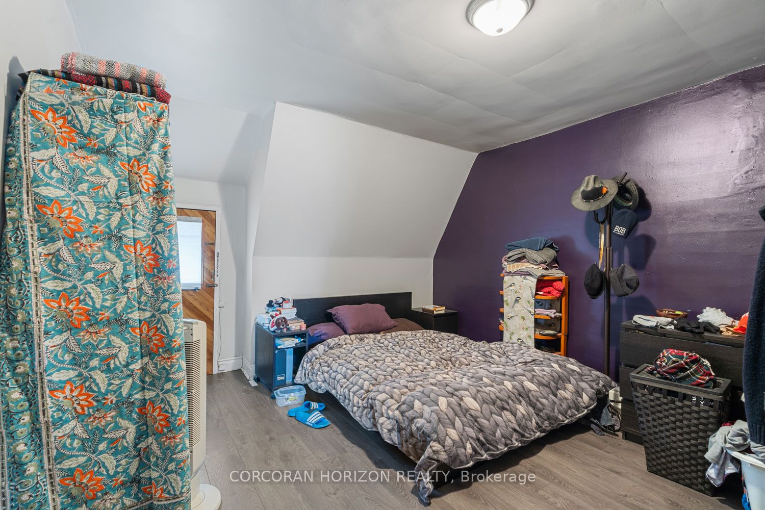 682 College Street Property Photo 11