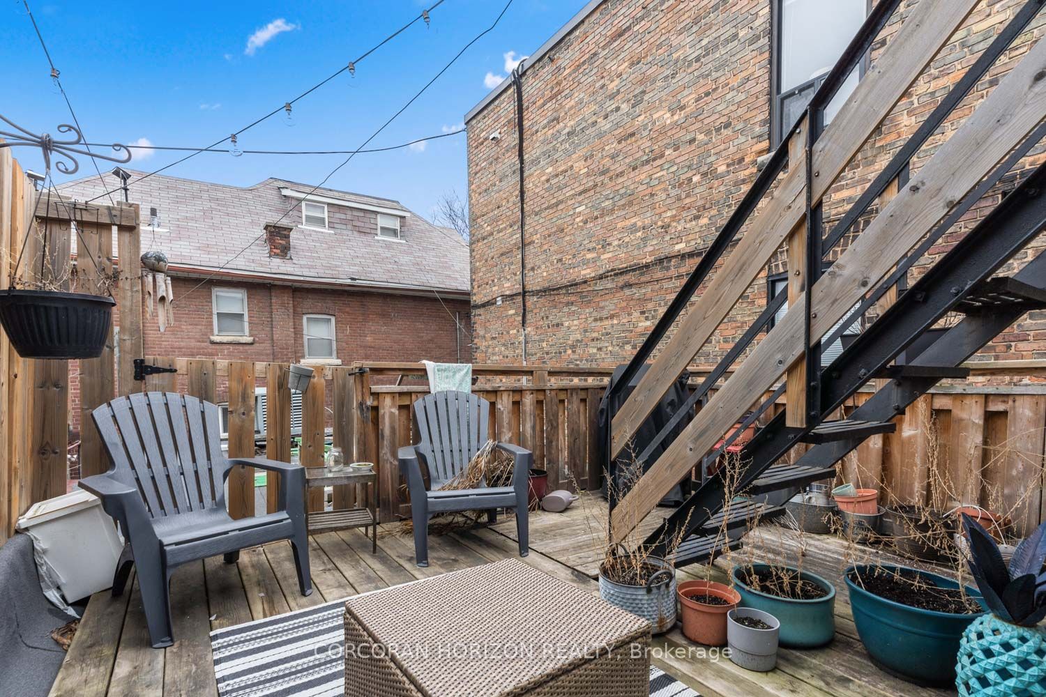 682 College Street Property Photo 13