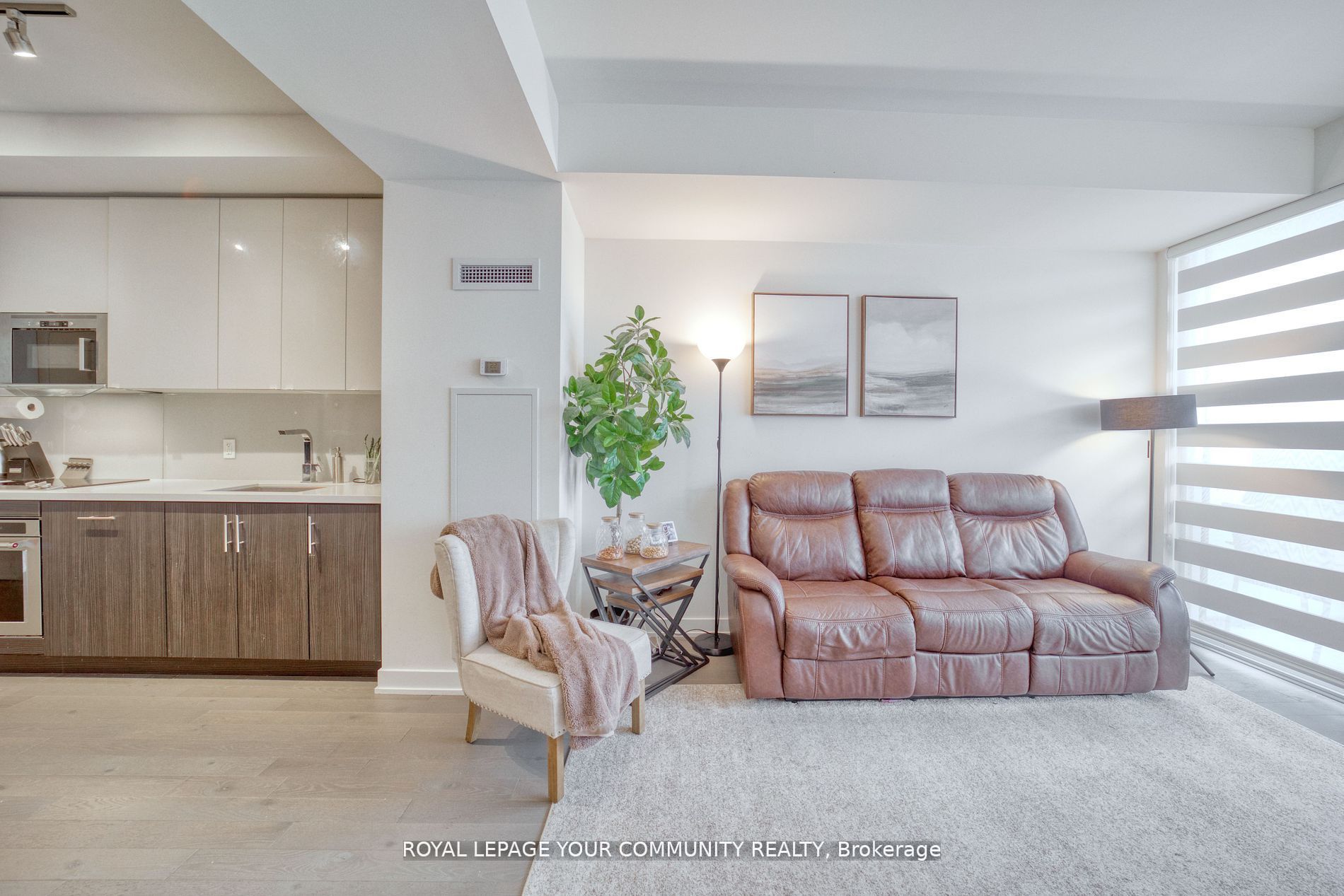 330 Richmond Street W 1711 Property Photo 6