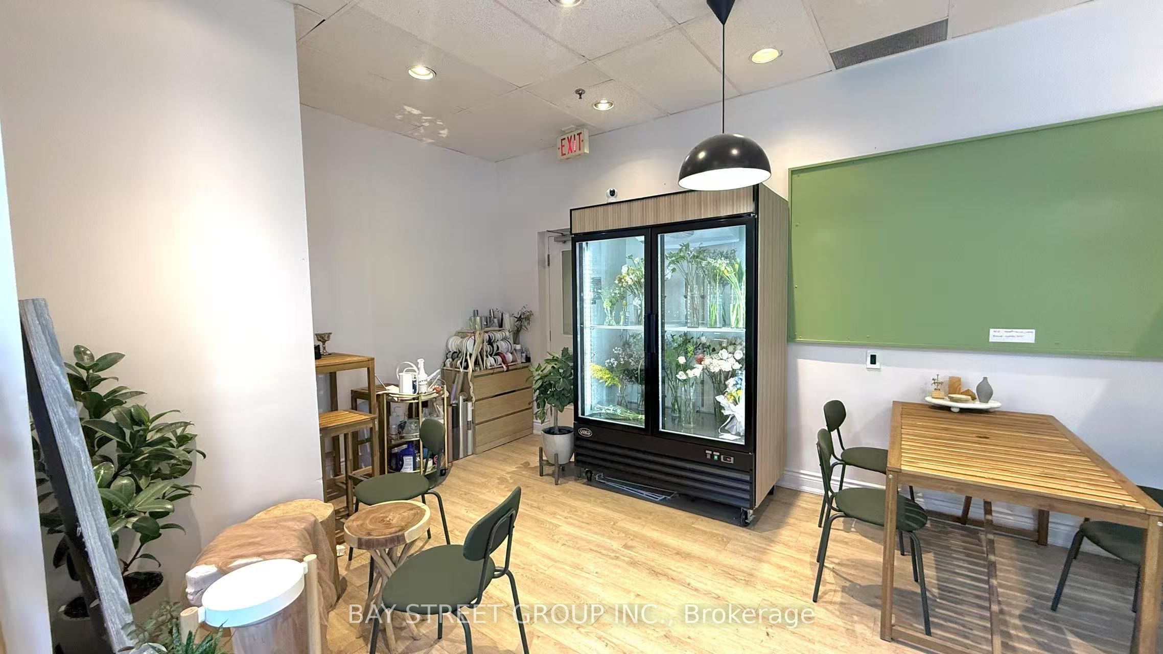 #100 - 60 Adelaide Street Property Photo 4