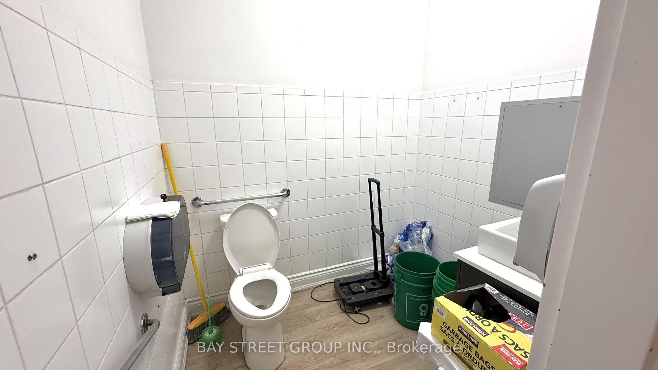 #100 - 60 Adelaide Street Property Photo 10