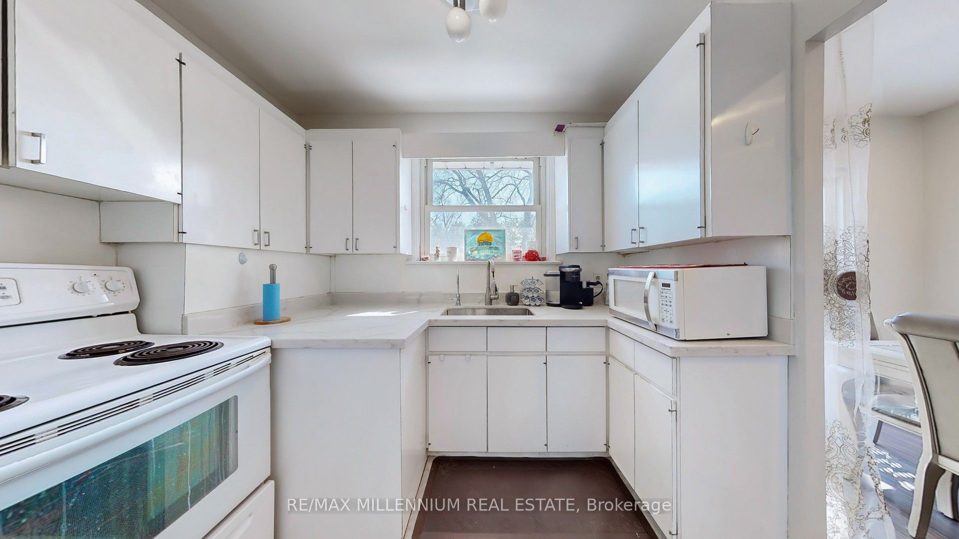 341 Moore Park Avenue Property Photo 17