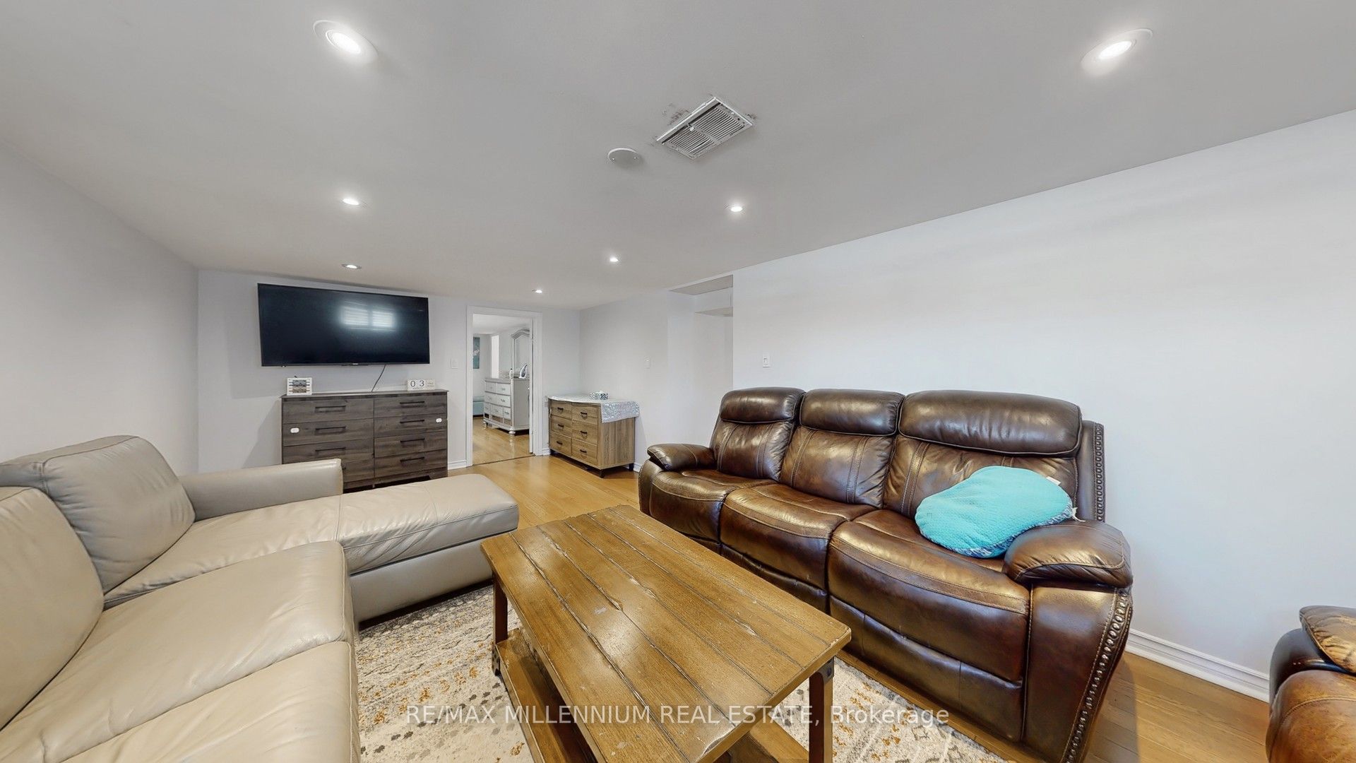 341 Moore Park Avenue Property Photo 33