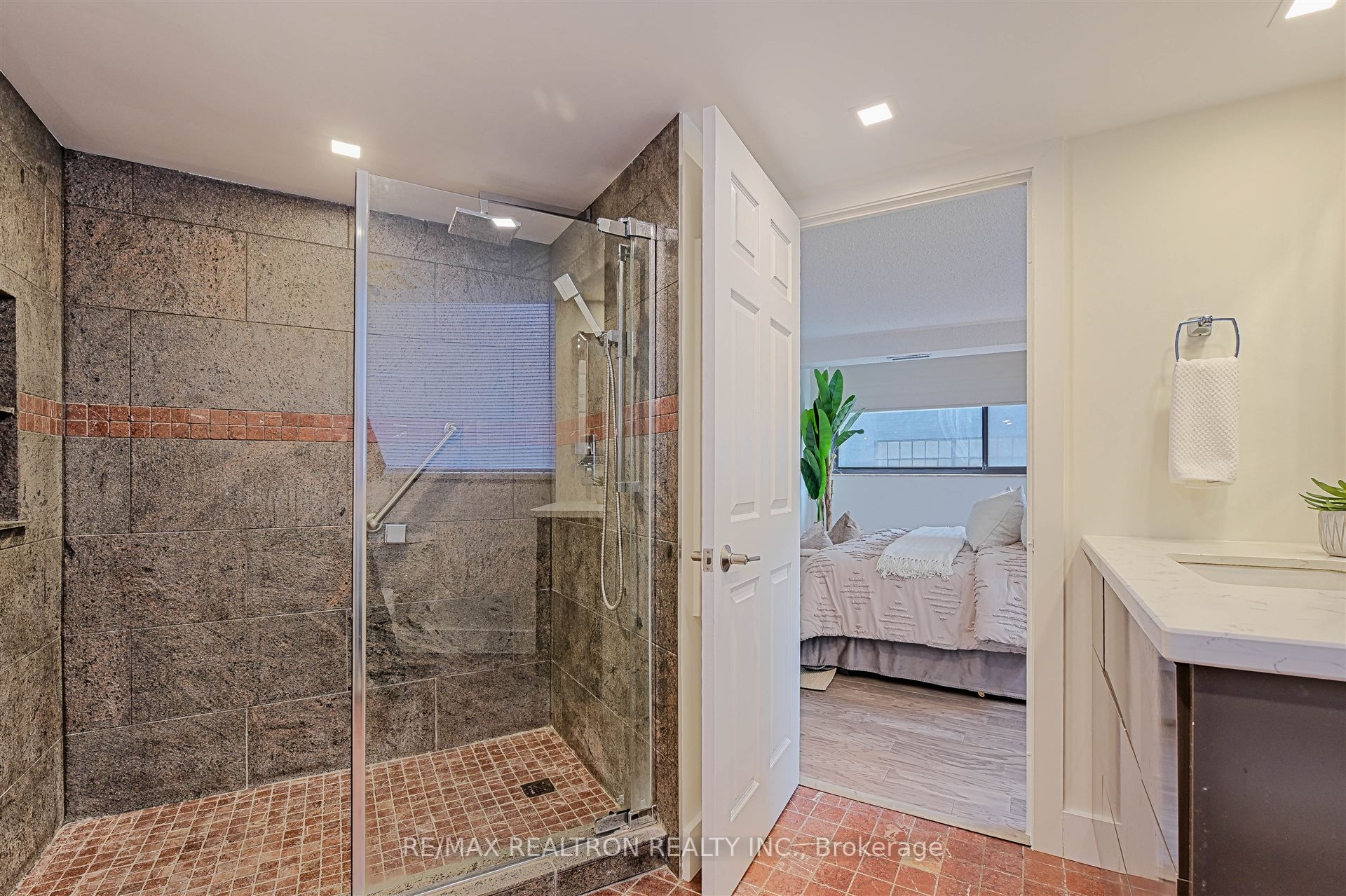 #204 - 15 Mcmurrich Street Property Photo 19