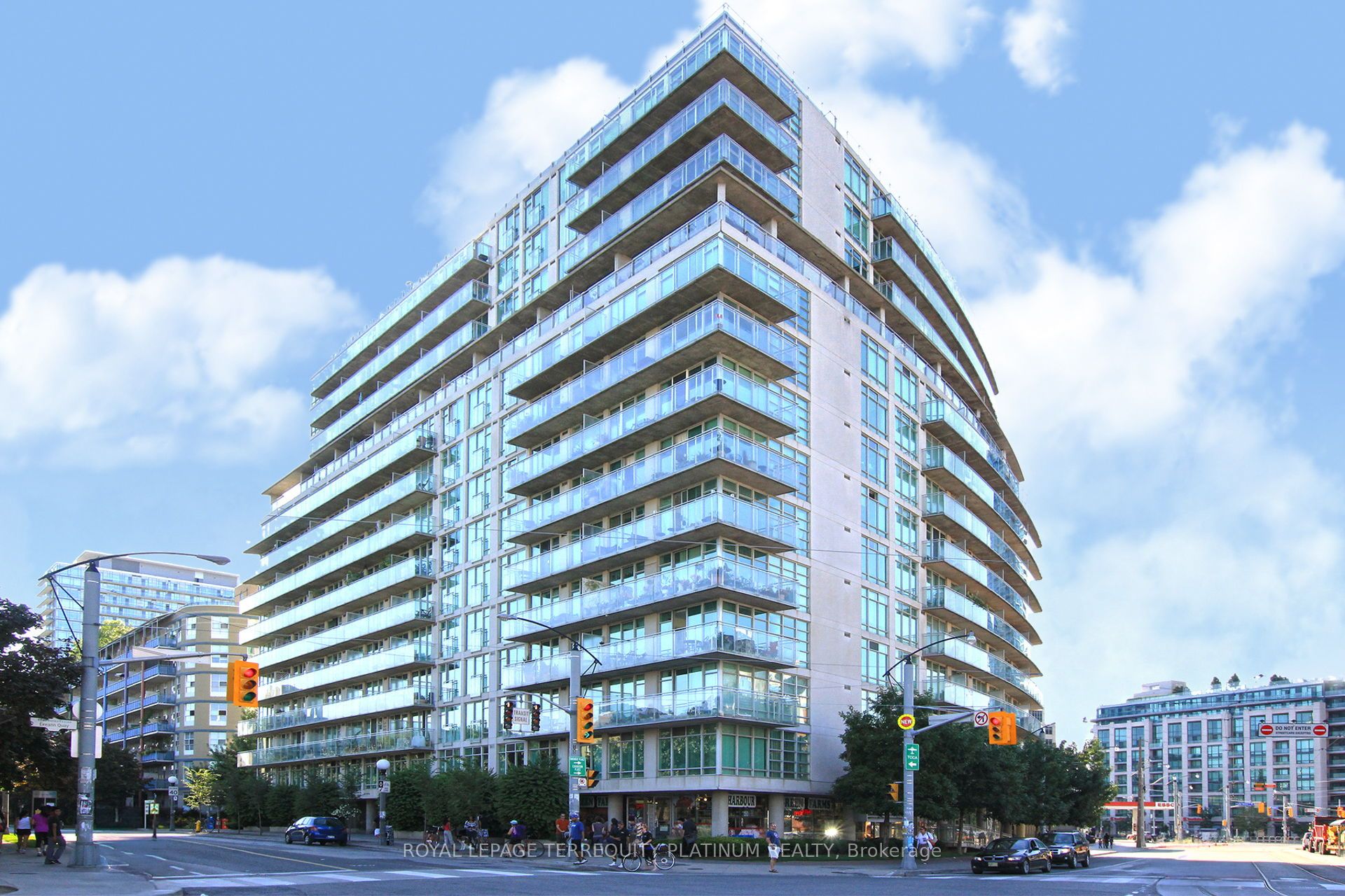 #1123 - 650 Queens Quay Property Photo 1