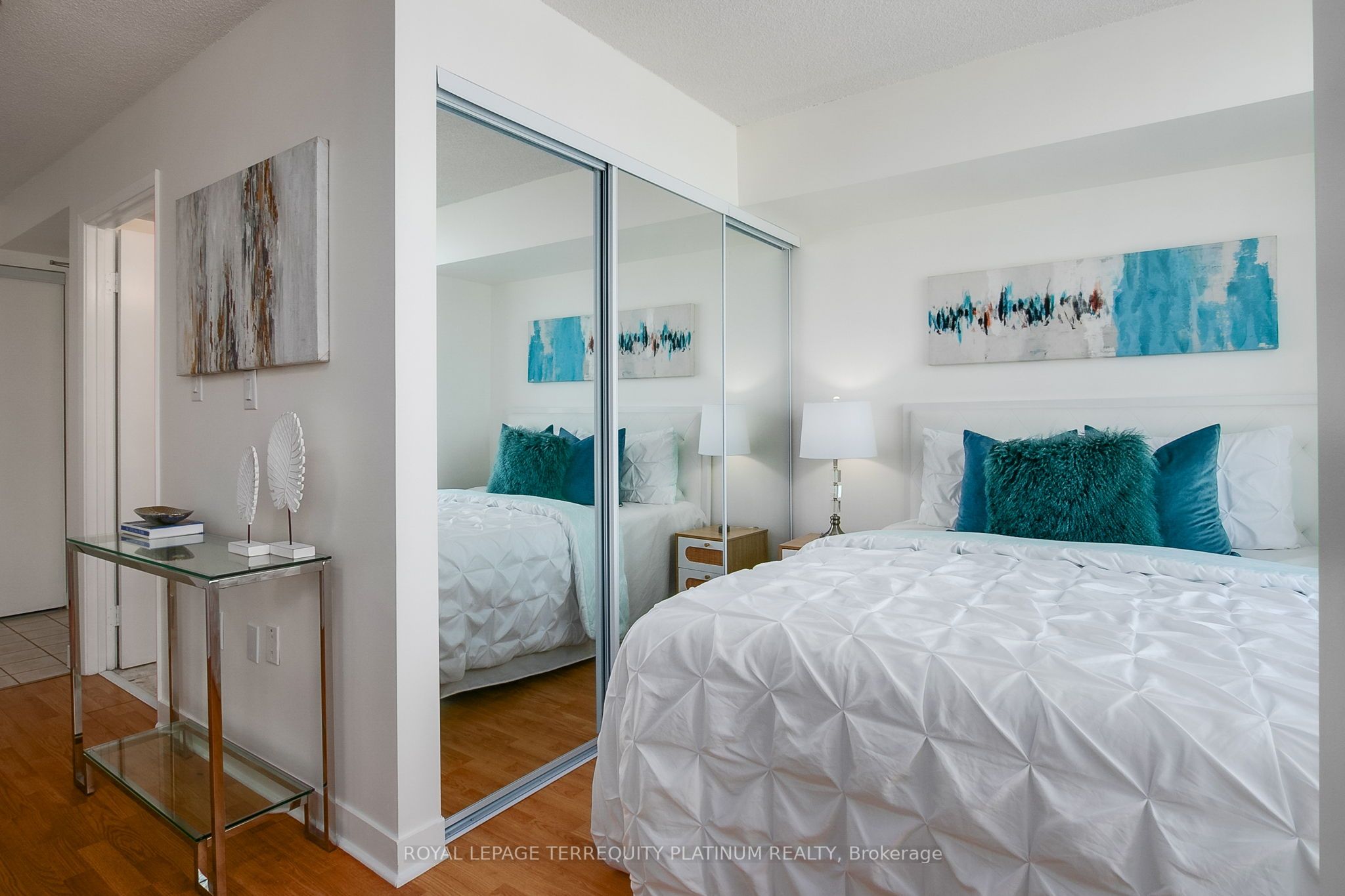 #1123 - 650 Queens Quay Property Photo 19