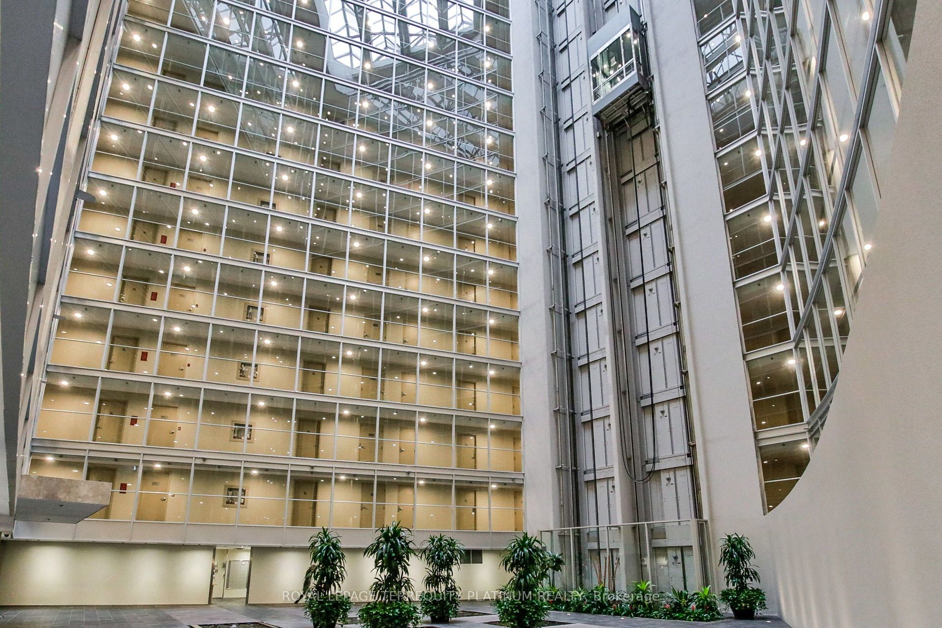 #1123 - 650 Queens Quay Property Photo 33