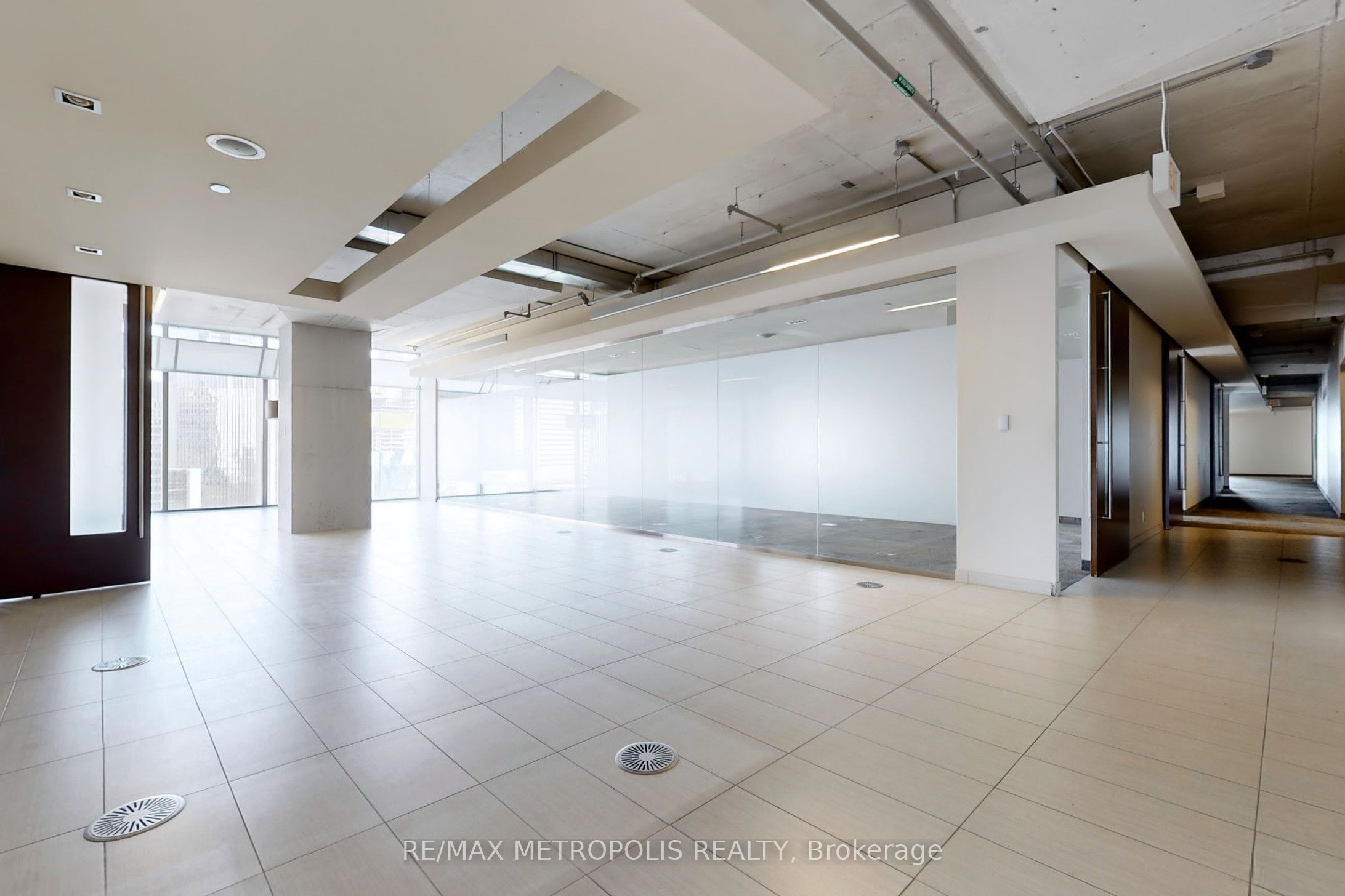 #3000 - 155 Wellington Street Property Photo 9