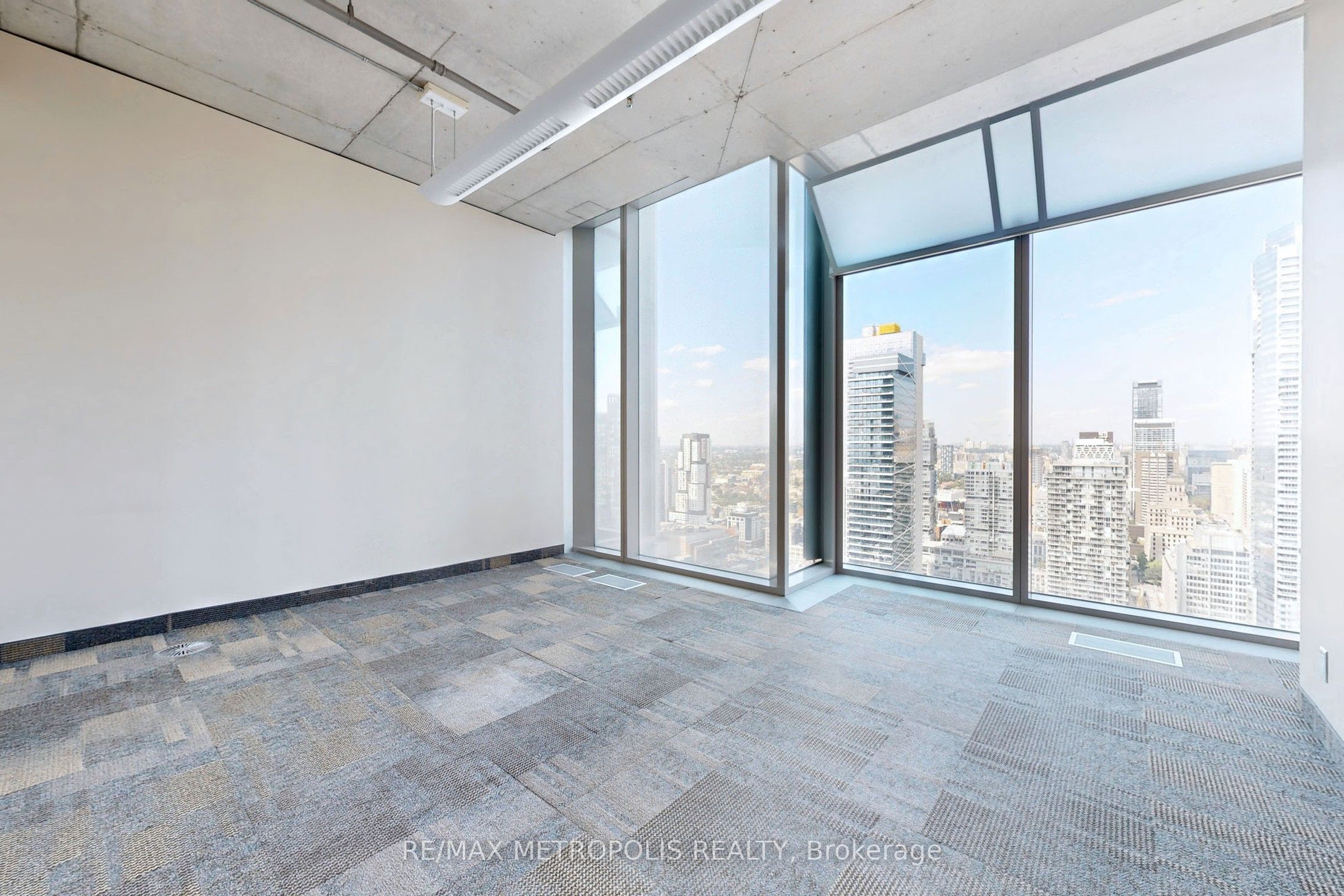 #3000b - 155 Wellington Street Property Photo 8