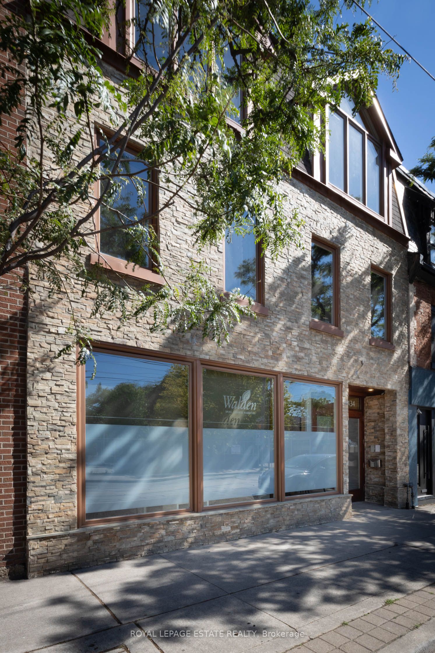 432 Queen Street E Property Photo 2
