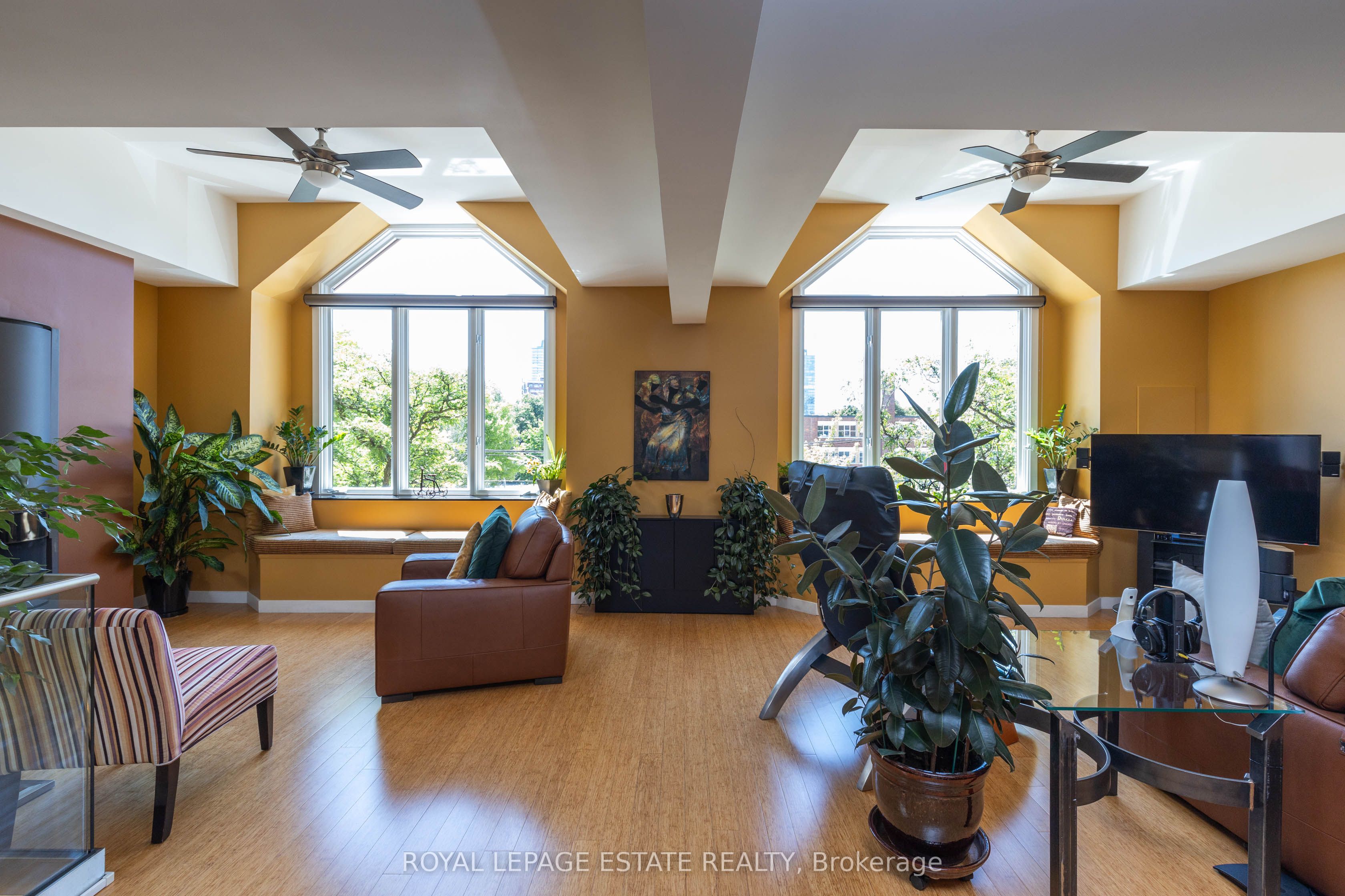 432 Queen Street E Property Photo 3