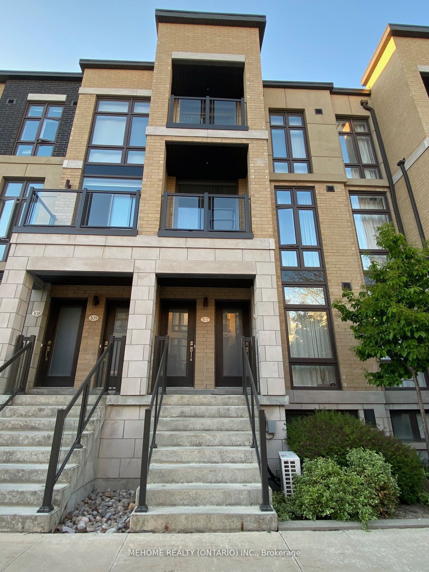 #107 - 23 Eldora Avenue Property Photo 1