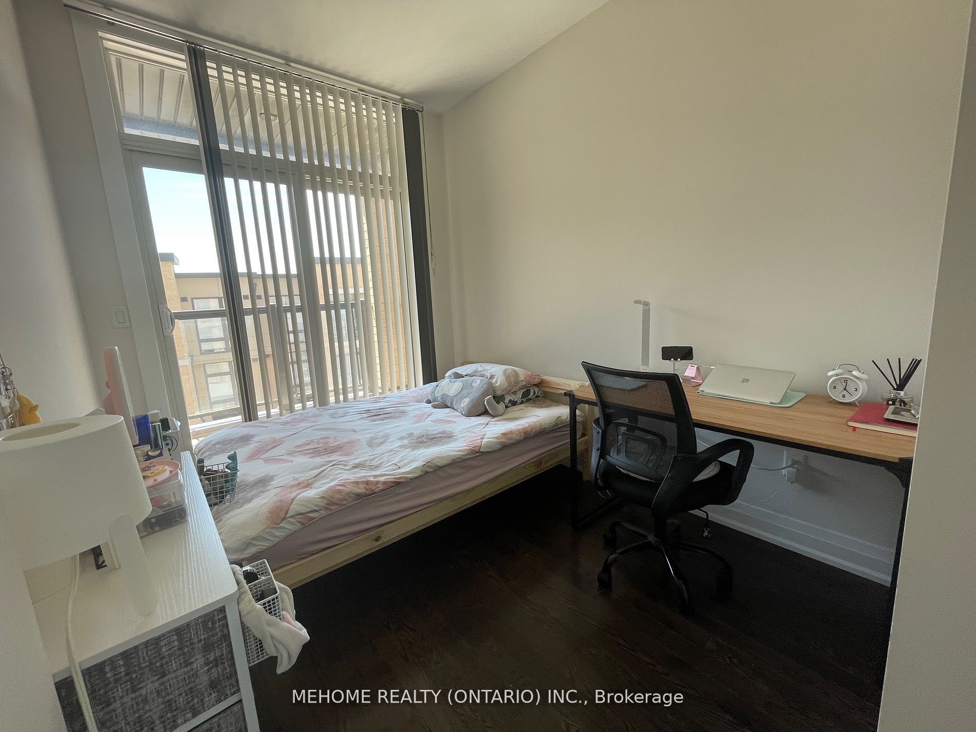 #107 - 23 Eldora Avenue Property Photo 5