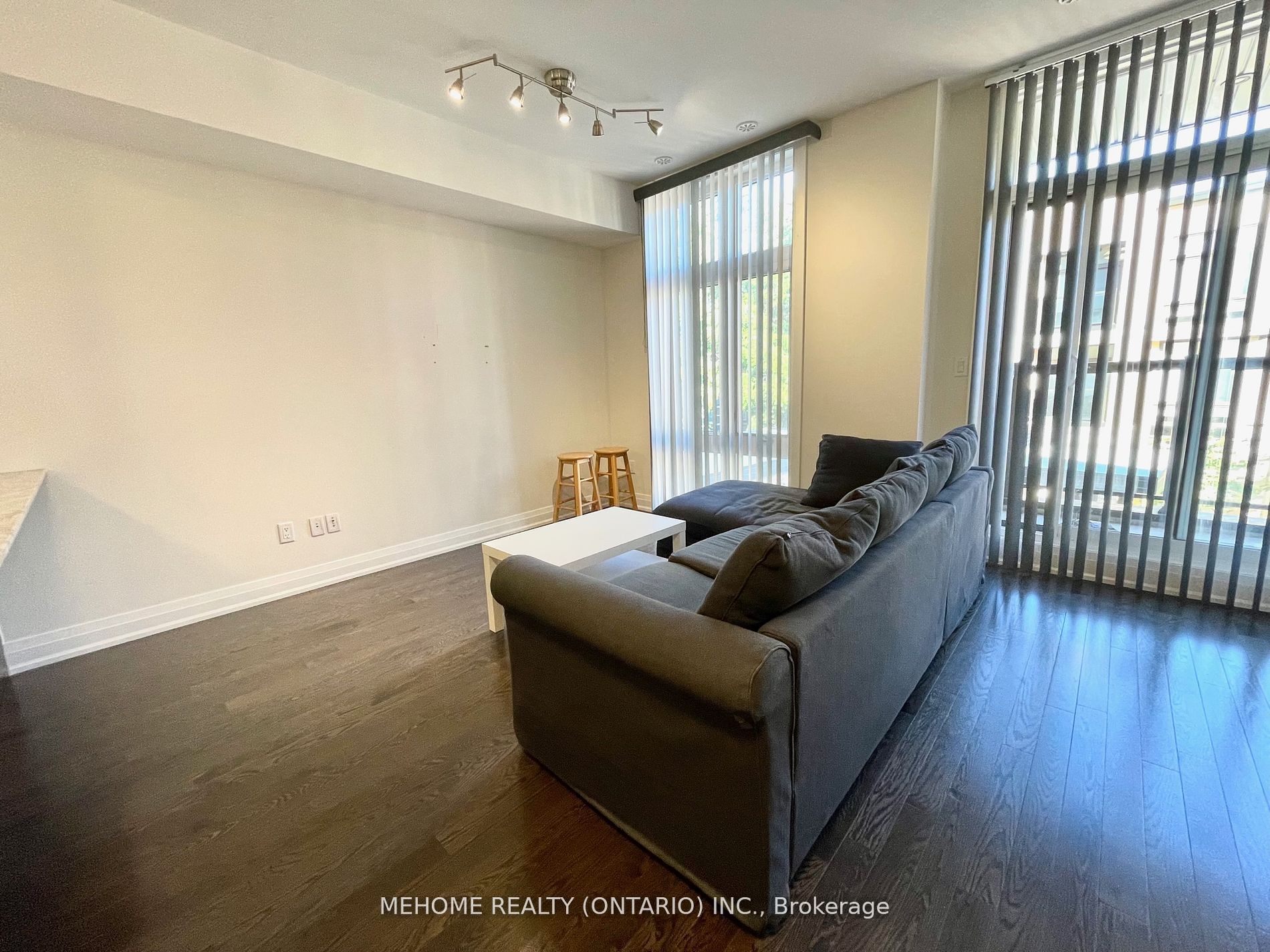 #107 - 23 Eldora Avenue Property Photo 8