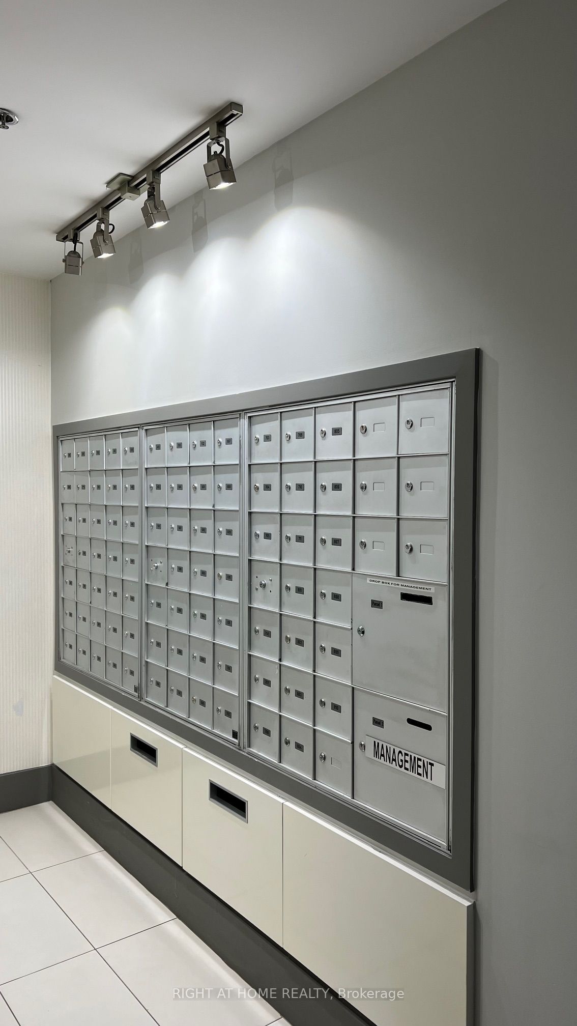 90 Trinity Street 602 Property Photo 5