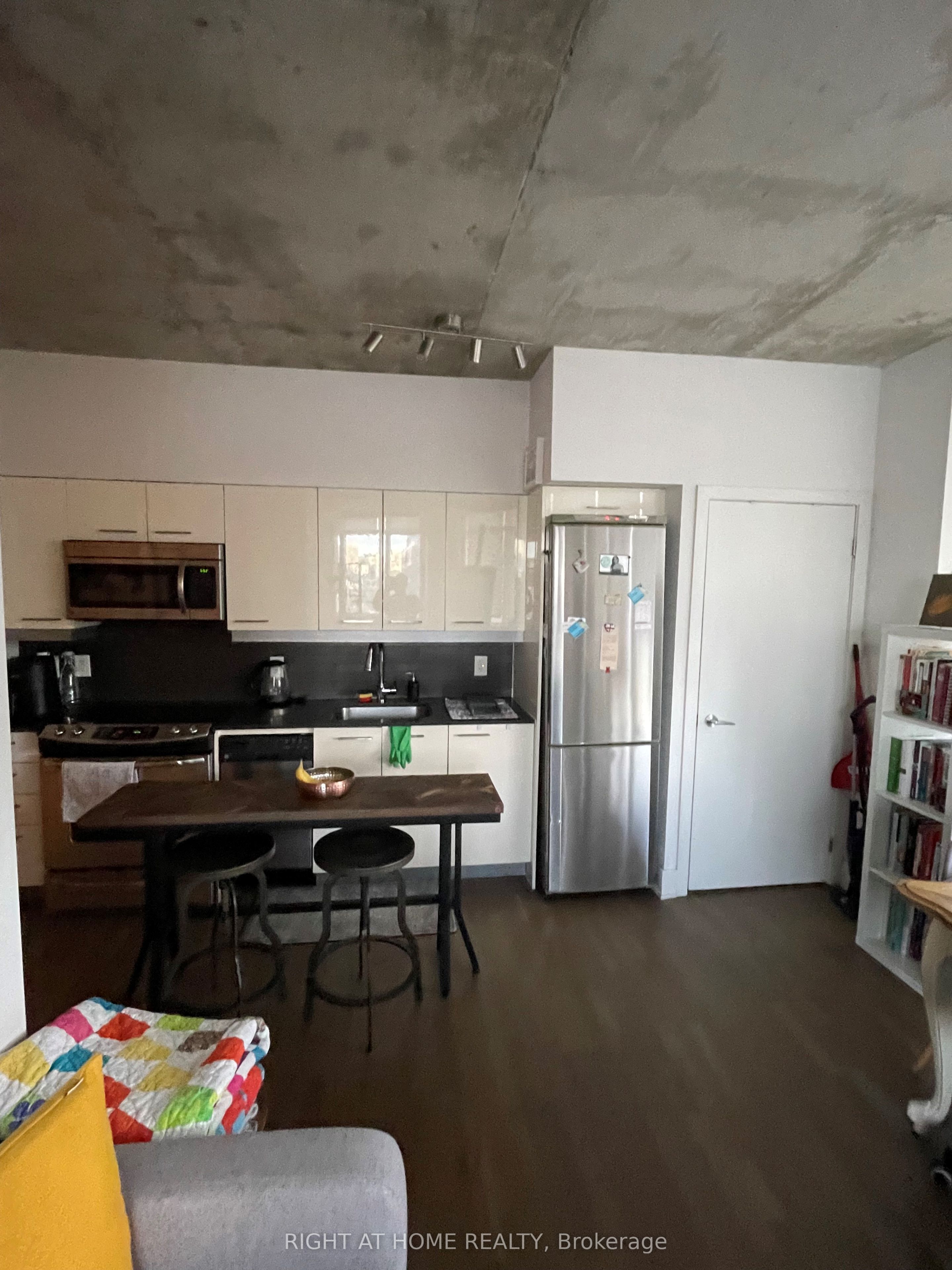 90 Trinity Street 602 Property Photo 7