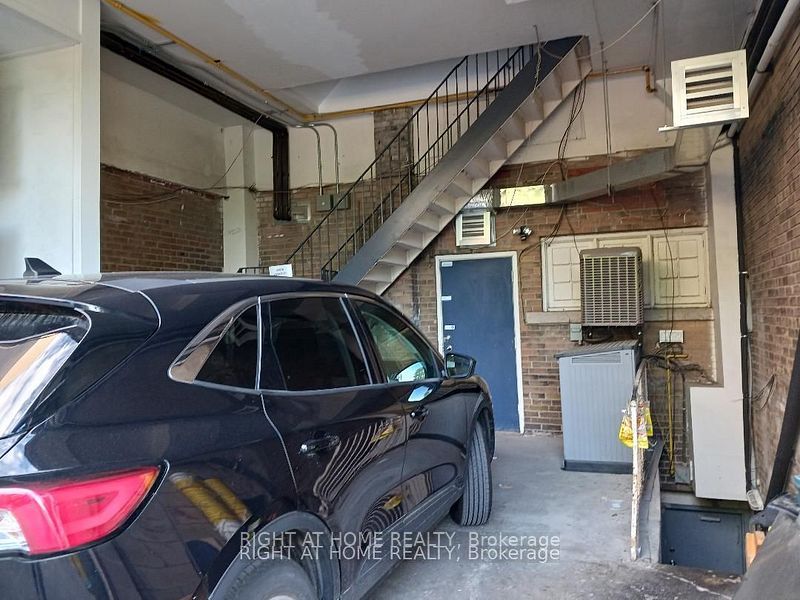 3467 Yonge Street Main Floor Property Photo 2