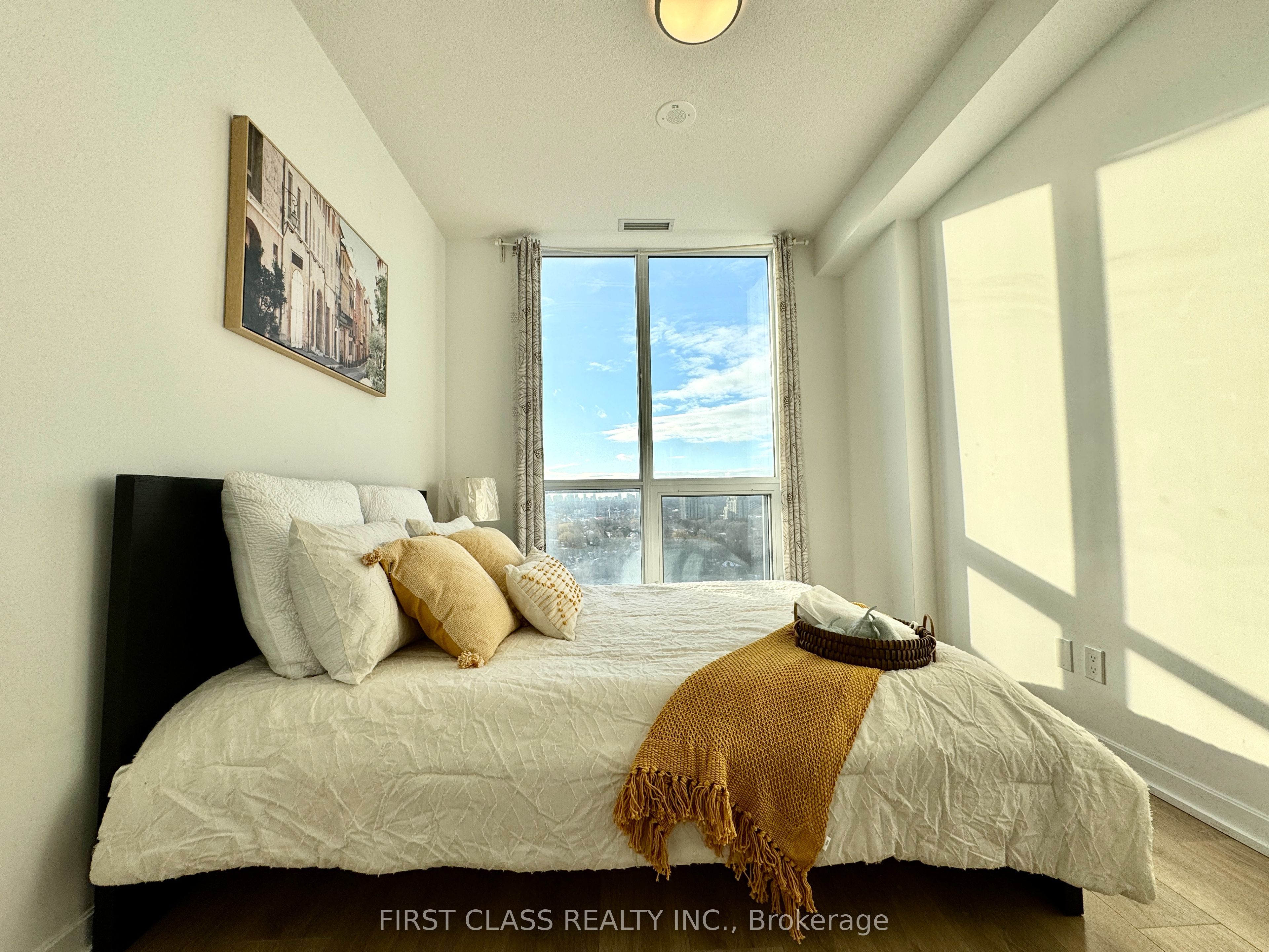 36 Forest Manor Road 709 Property Photo 5