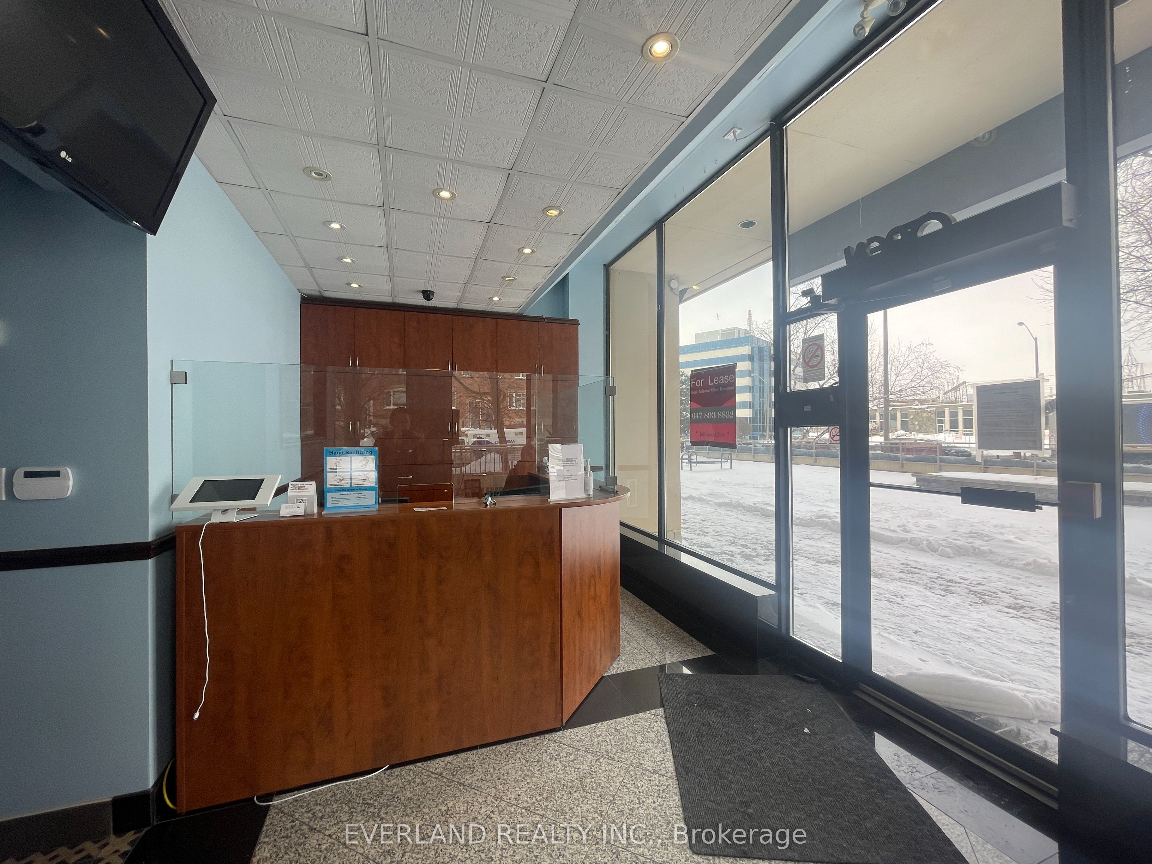 #6 - 1 Leaside Park Drive Property Photo 1