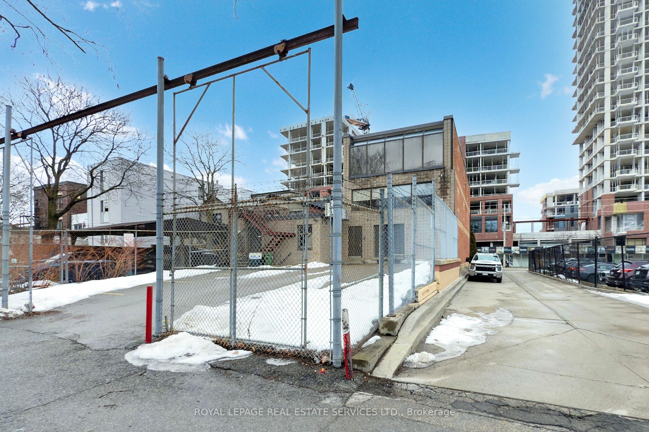 388 Parliament Street Property Photo 43