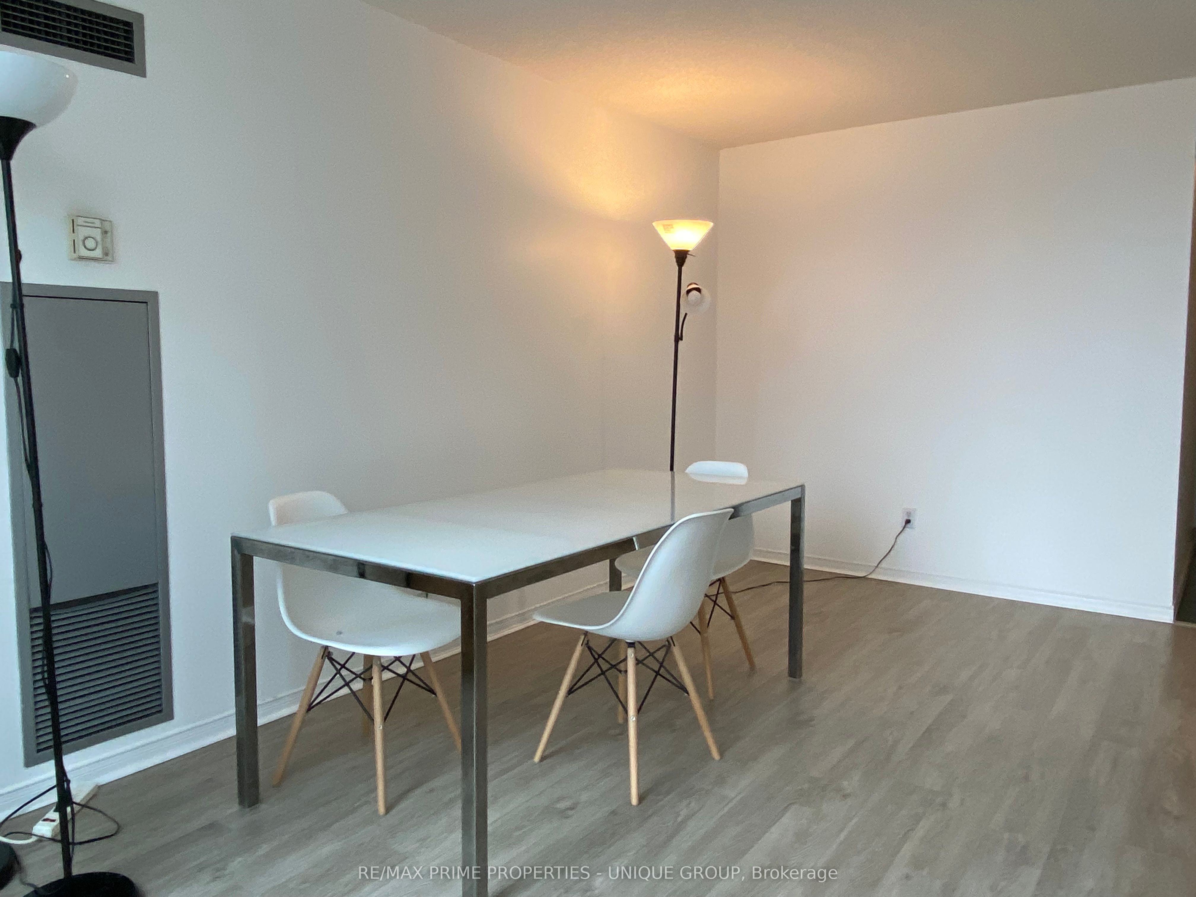 #2802 - 750 Bay Street Property Photo 4