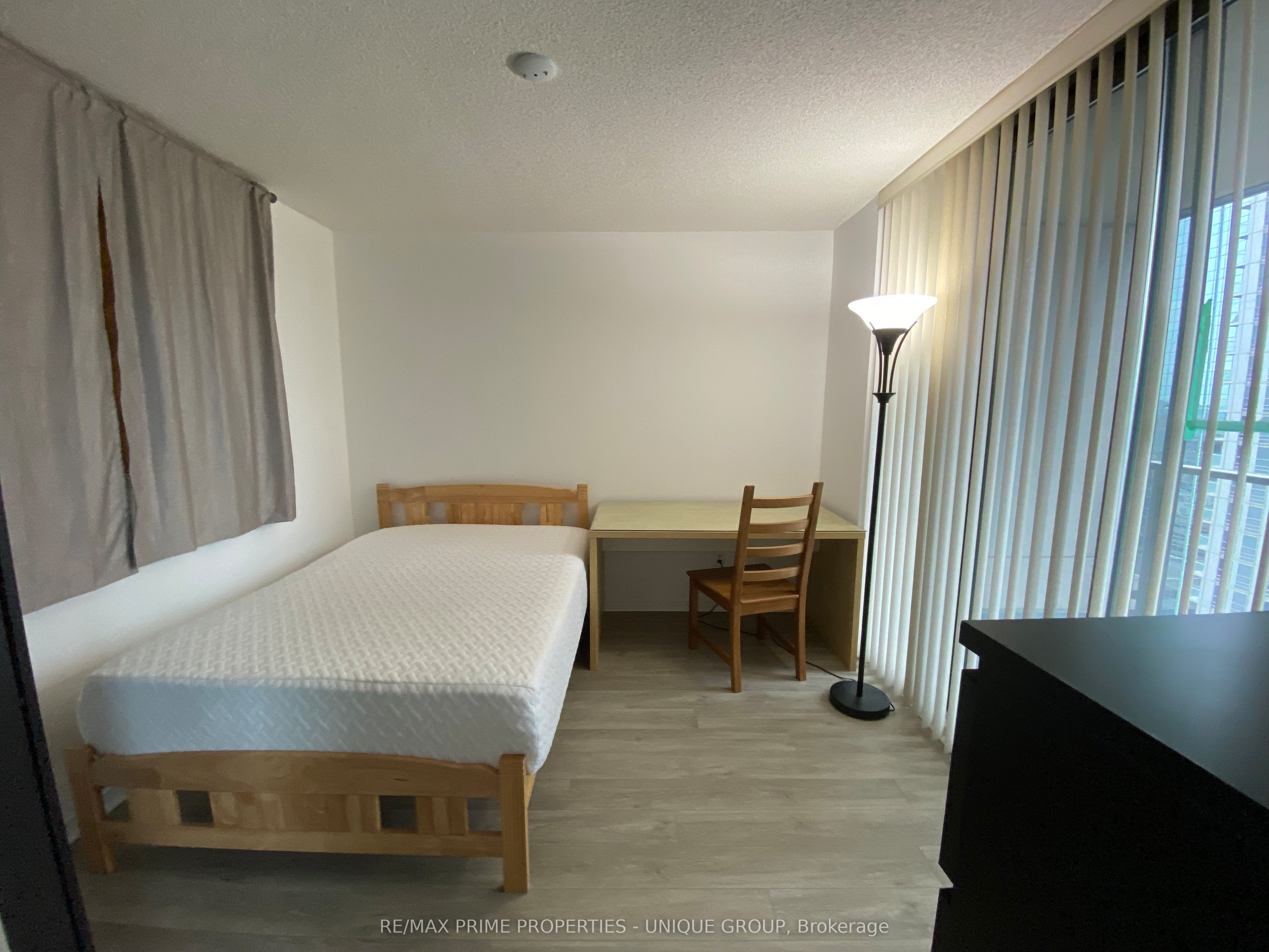 #2802 - 750 Bay Street Property Photo 11