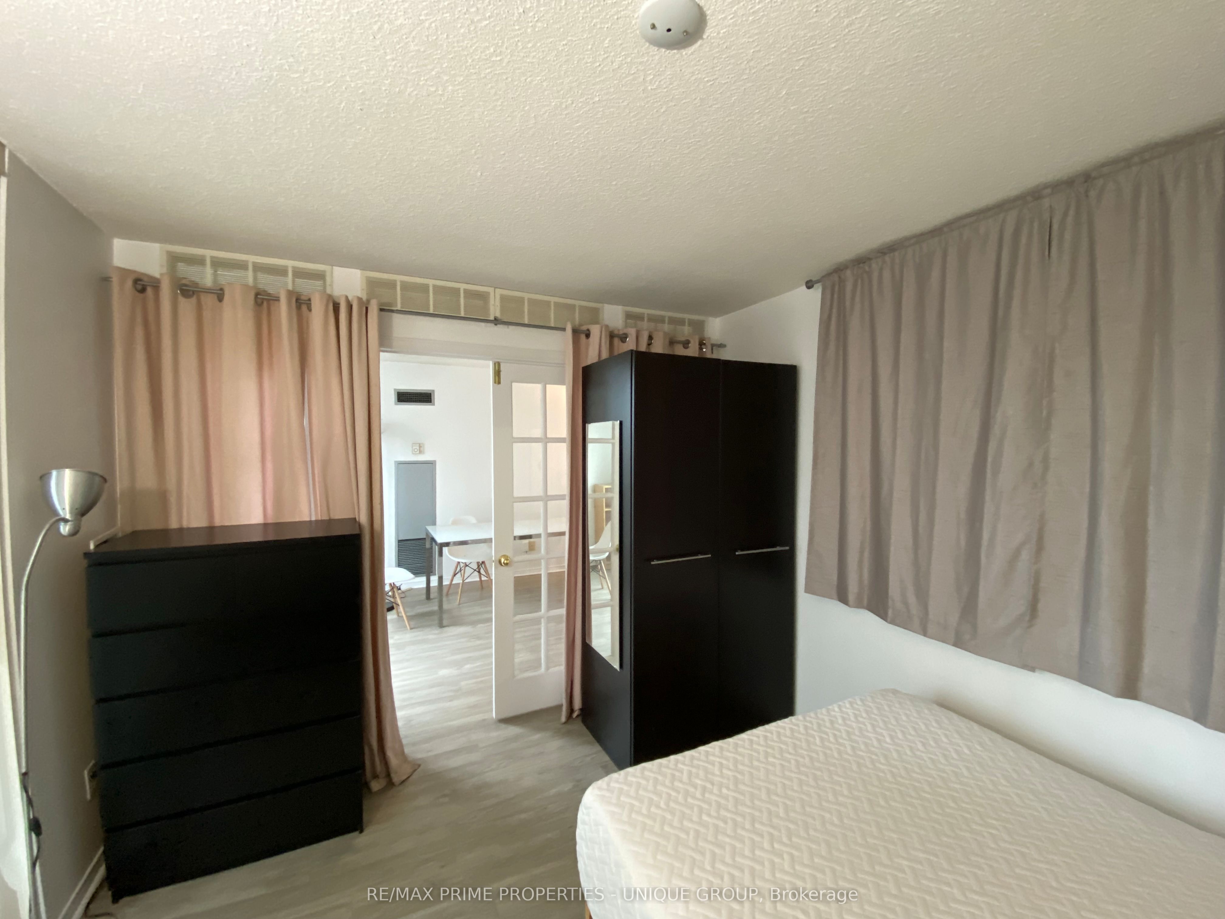 #2802 - 750 Bay Street Property Photo 12