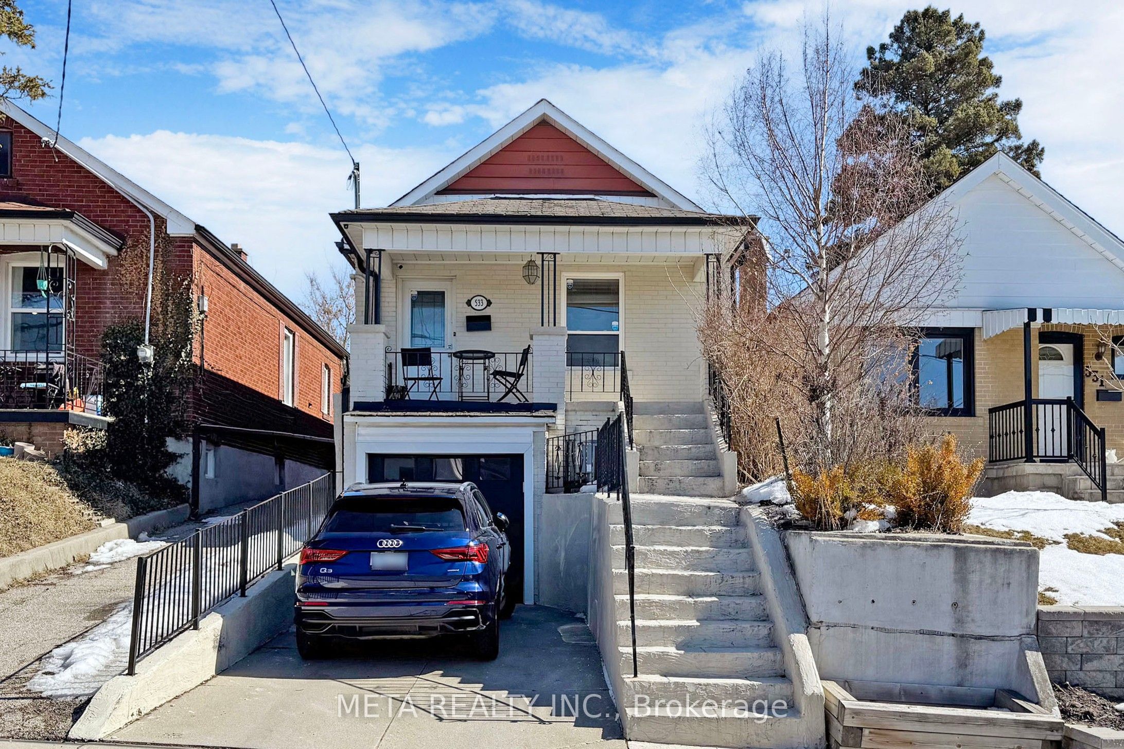 533 Westmount Avenue Property Photo 2