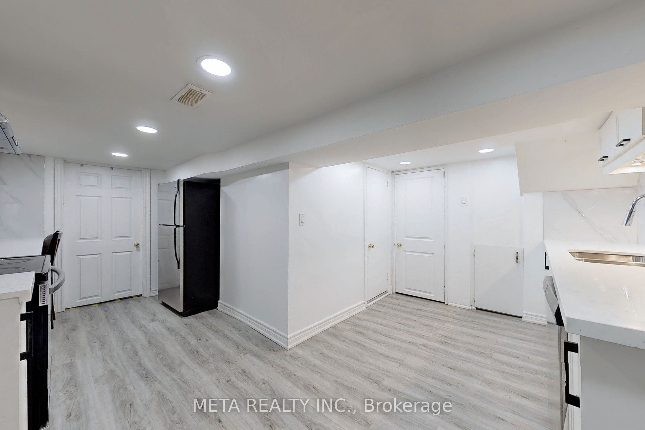 533 Westmount Avenue Property Photo 7