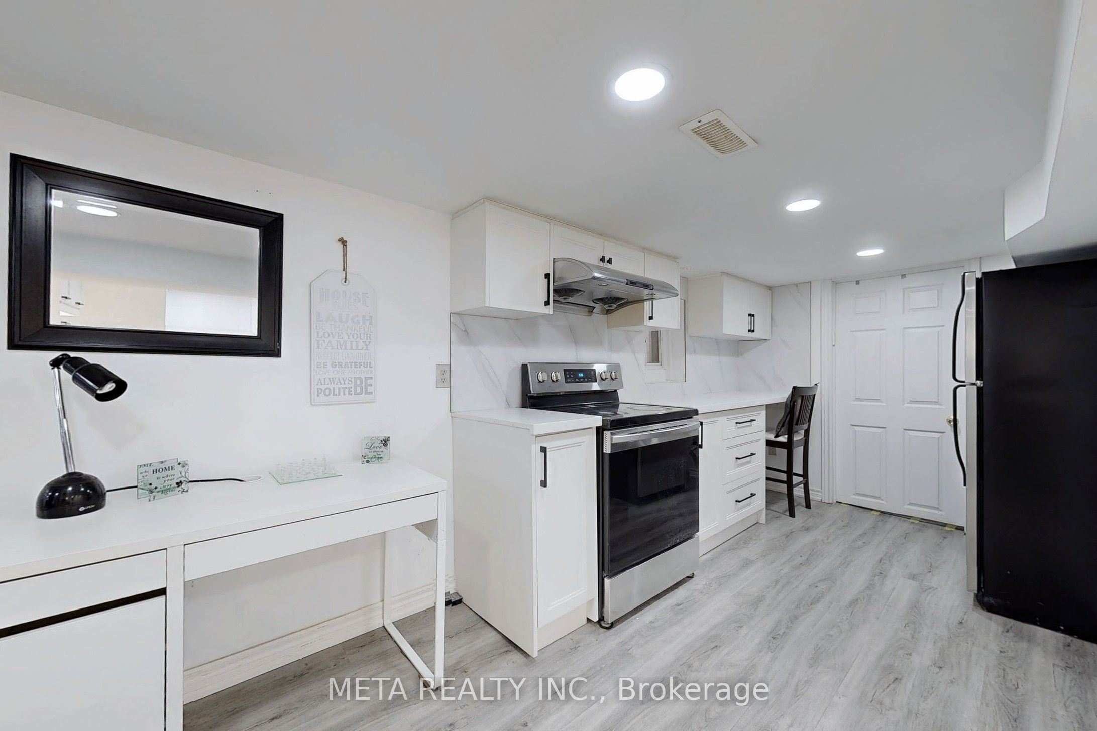 533 Westmount Avenue Property Photo 8