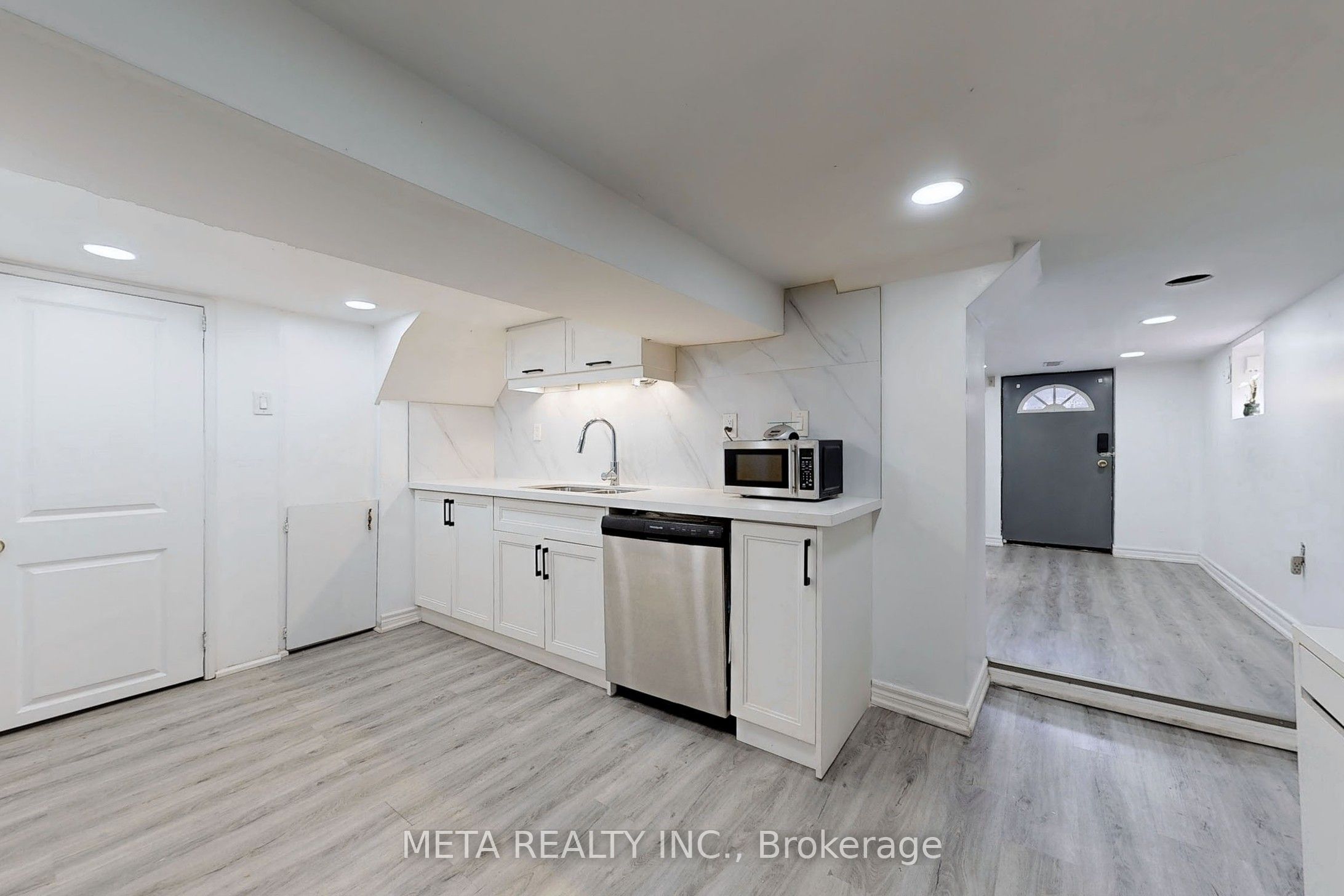 533 Westmount Avenue Property Photo 11
